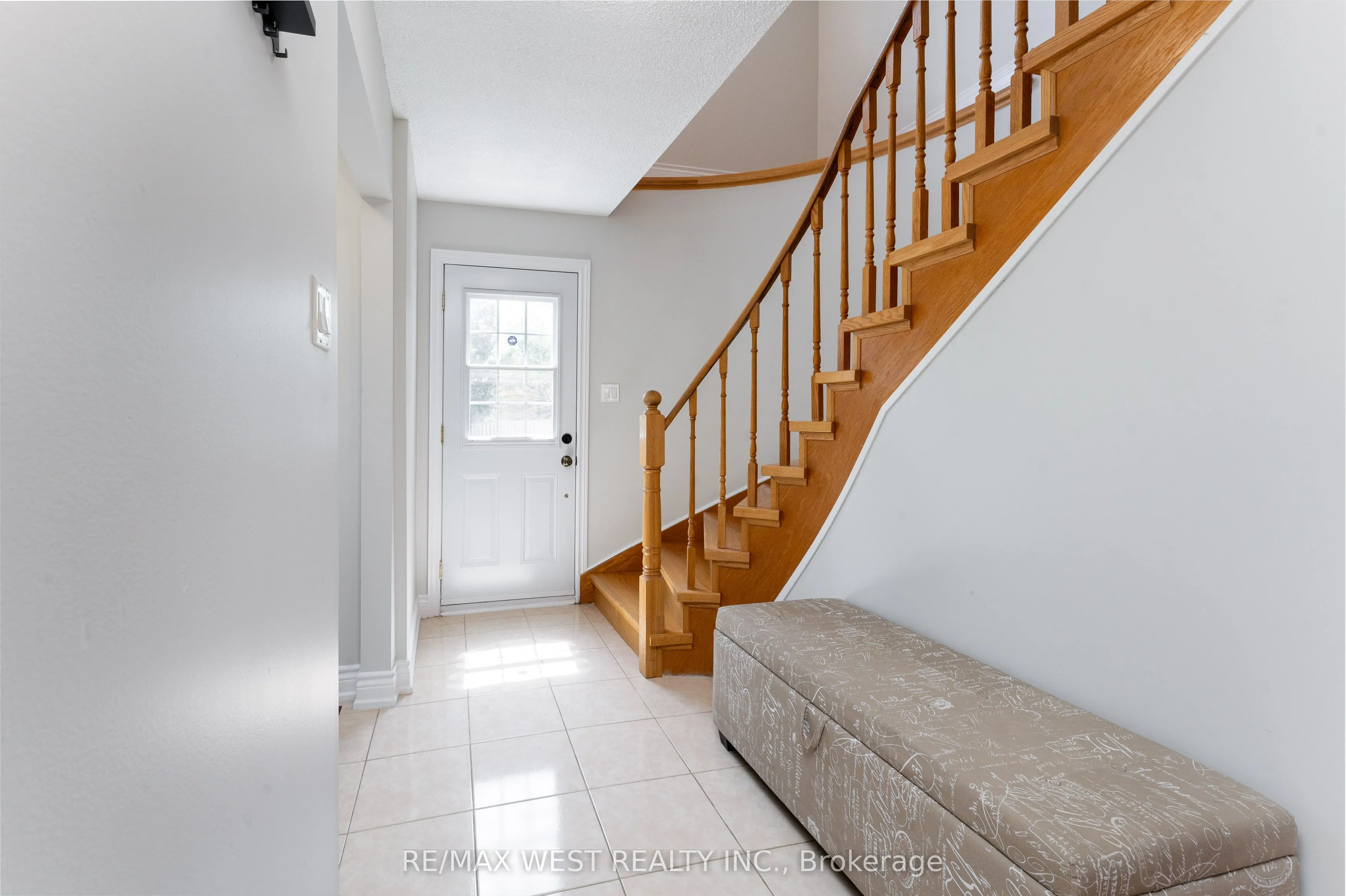 991 Mannington Lane