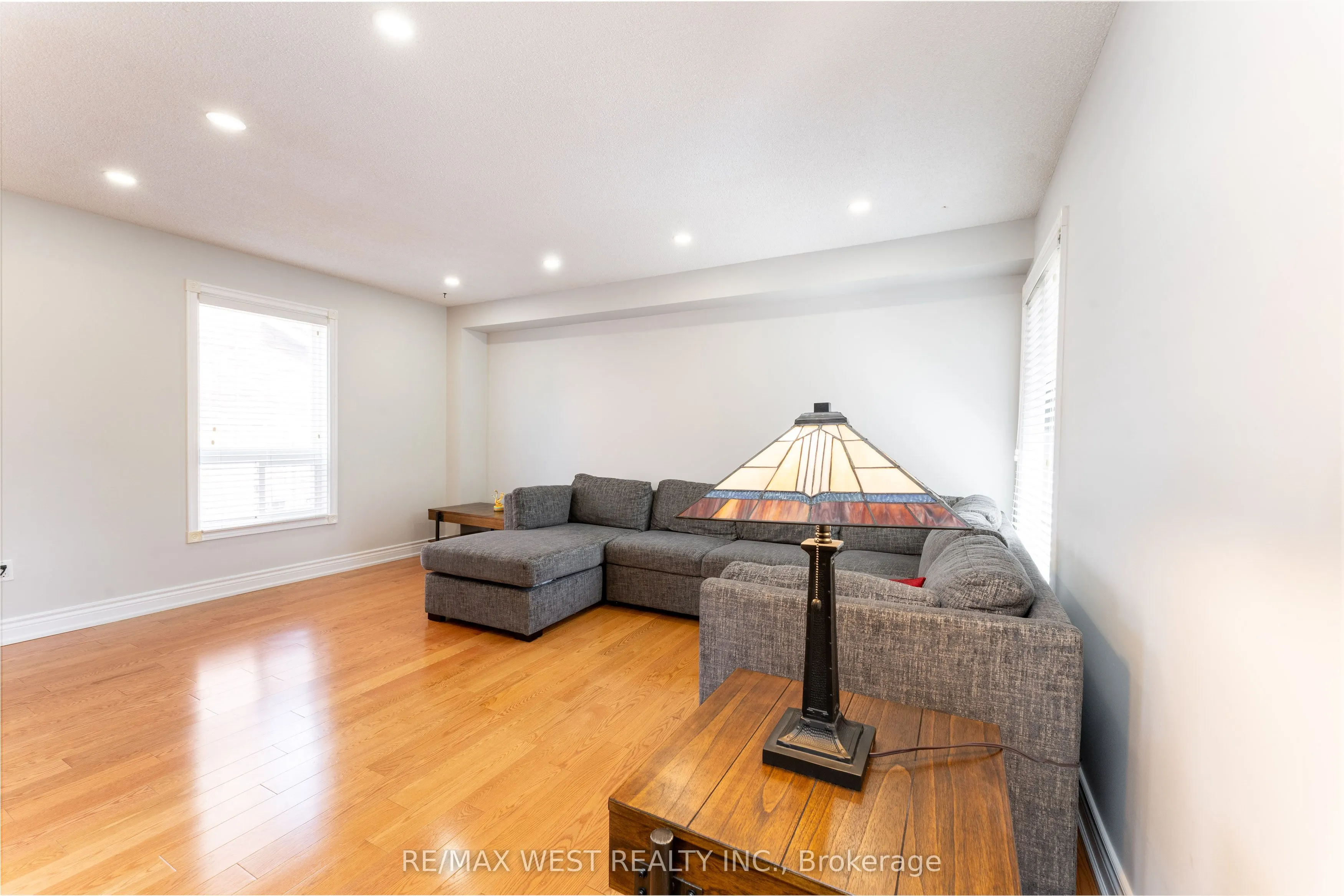 991 Mannington Lane
