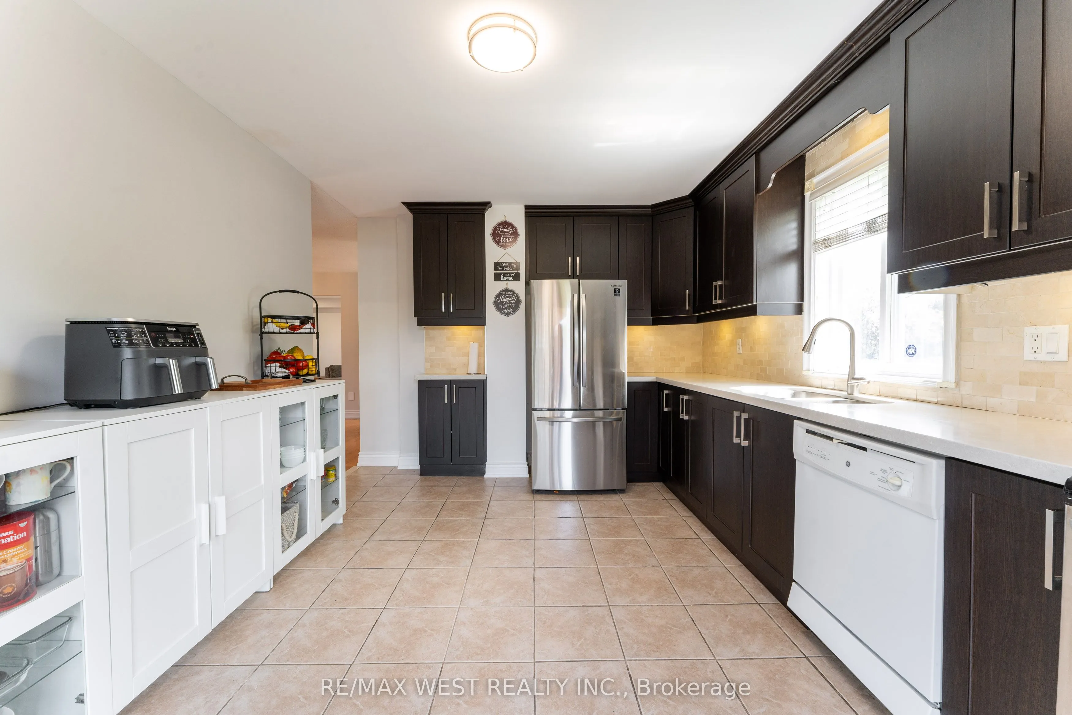 991 Mannington Lane