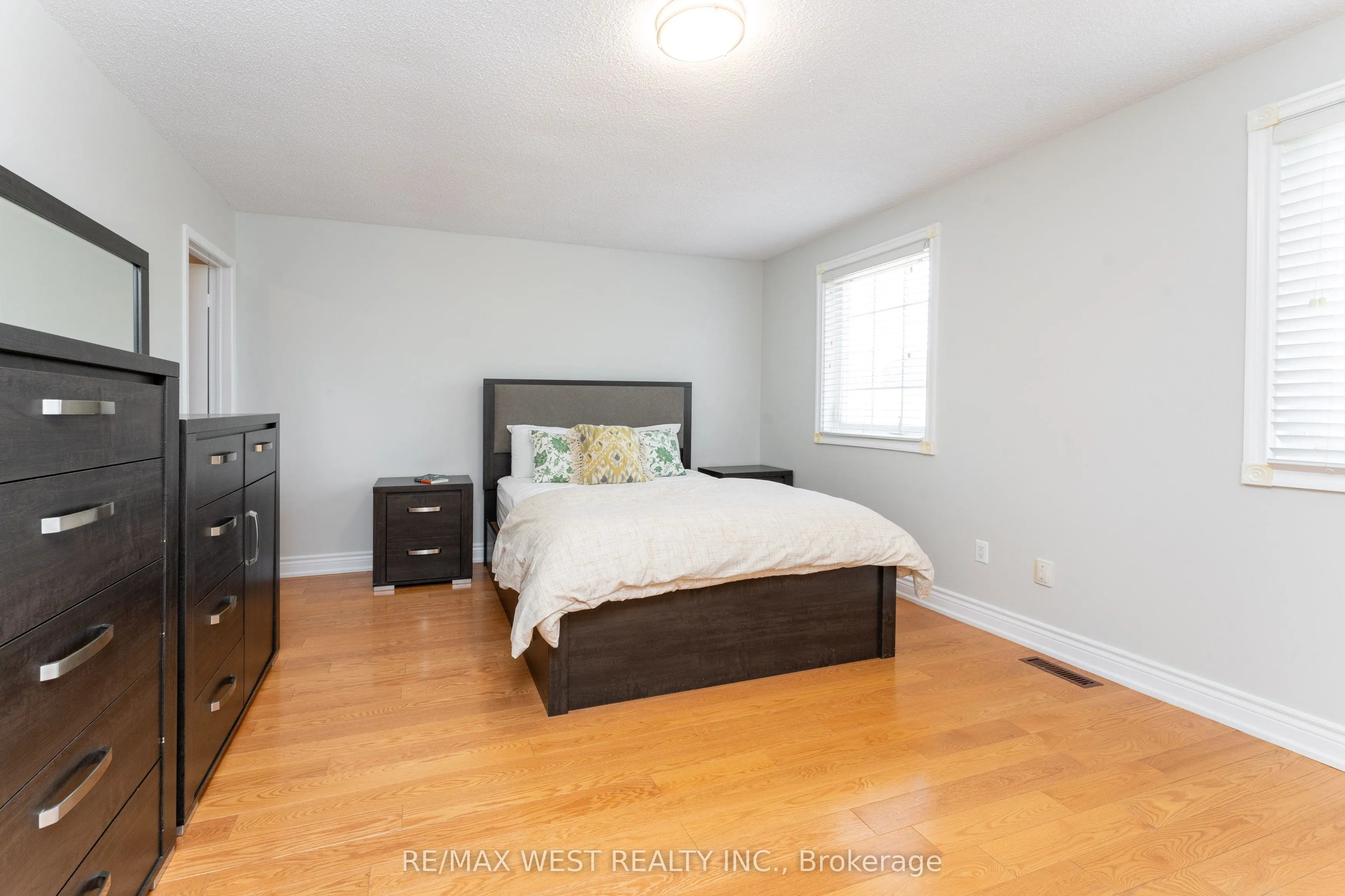 991 Mannington Lane