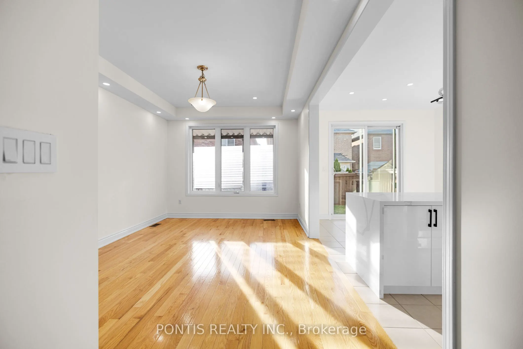 6 DULVERTON Drive