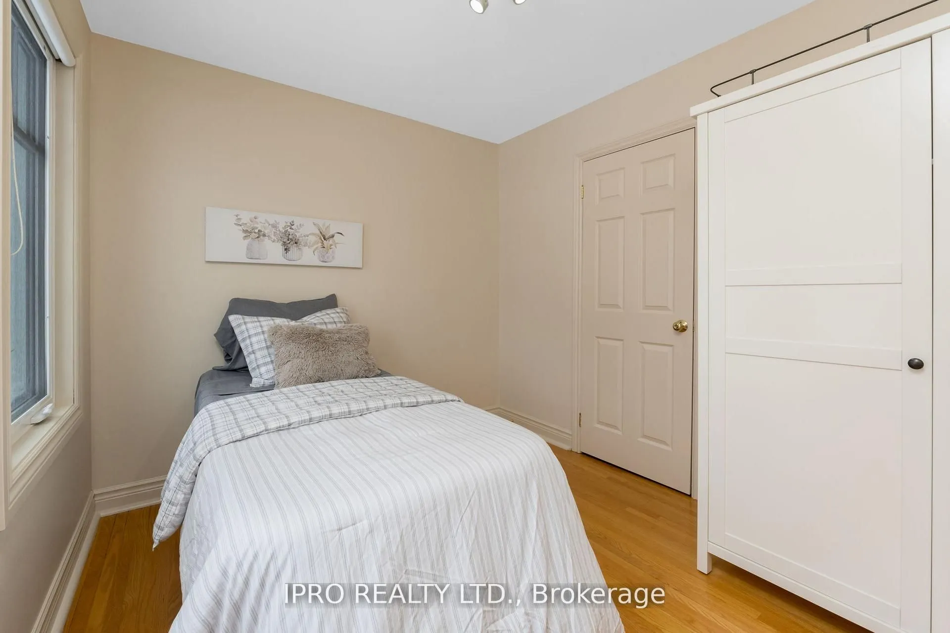 25 Orsi Road