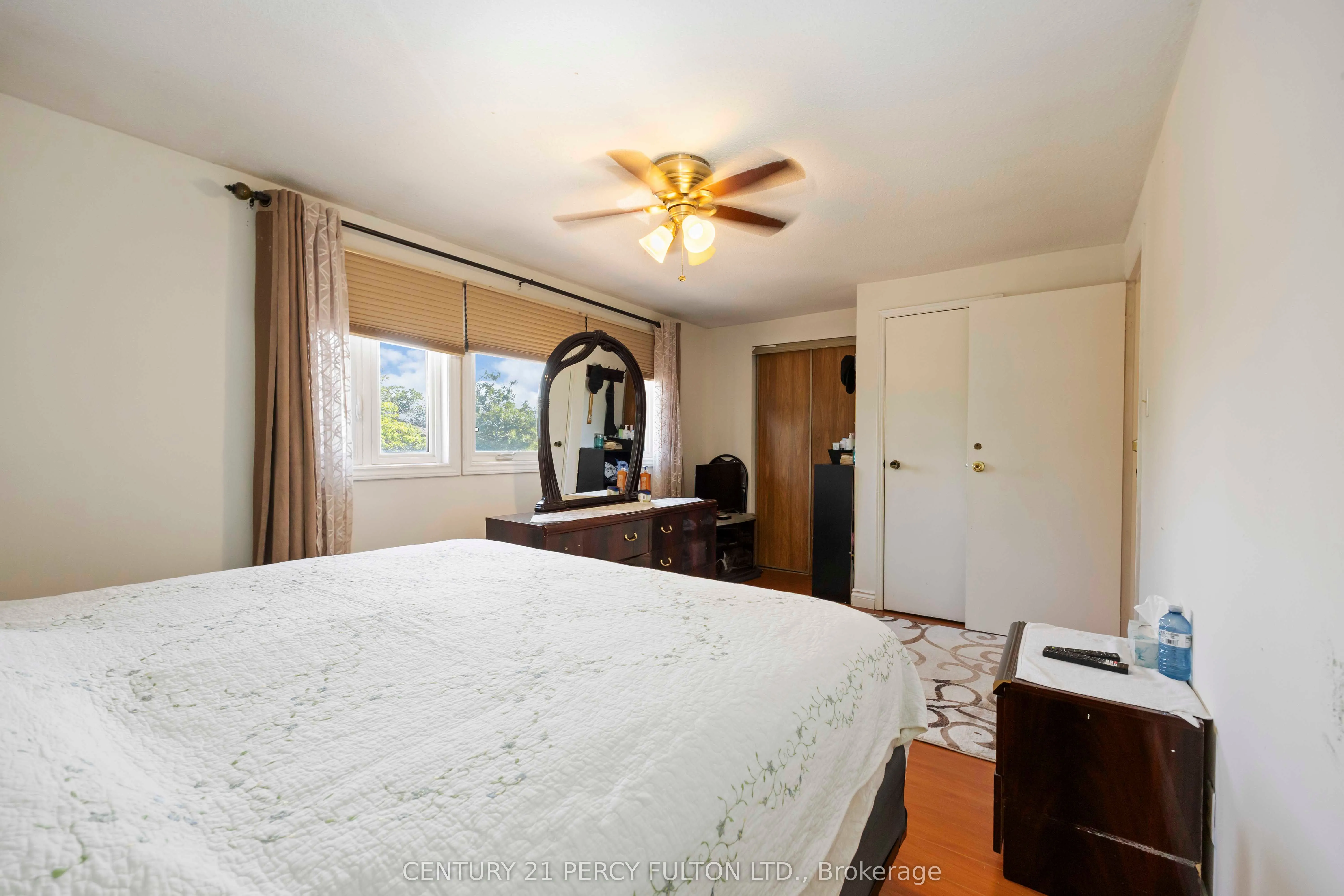 17 Woodsview Avenue