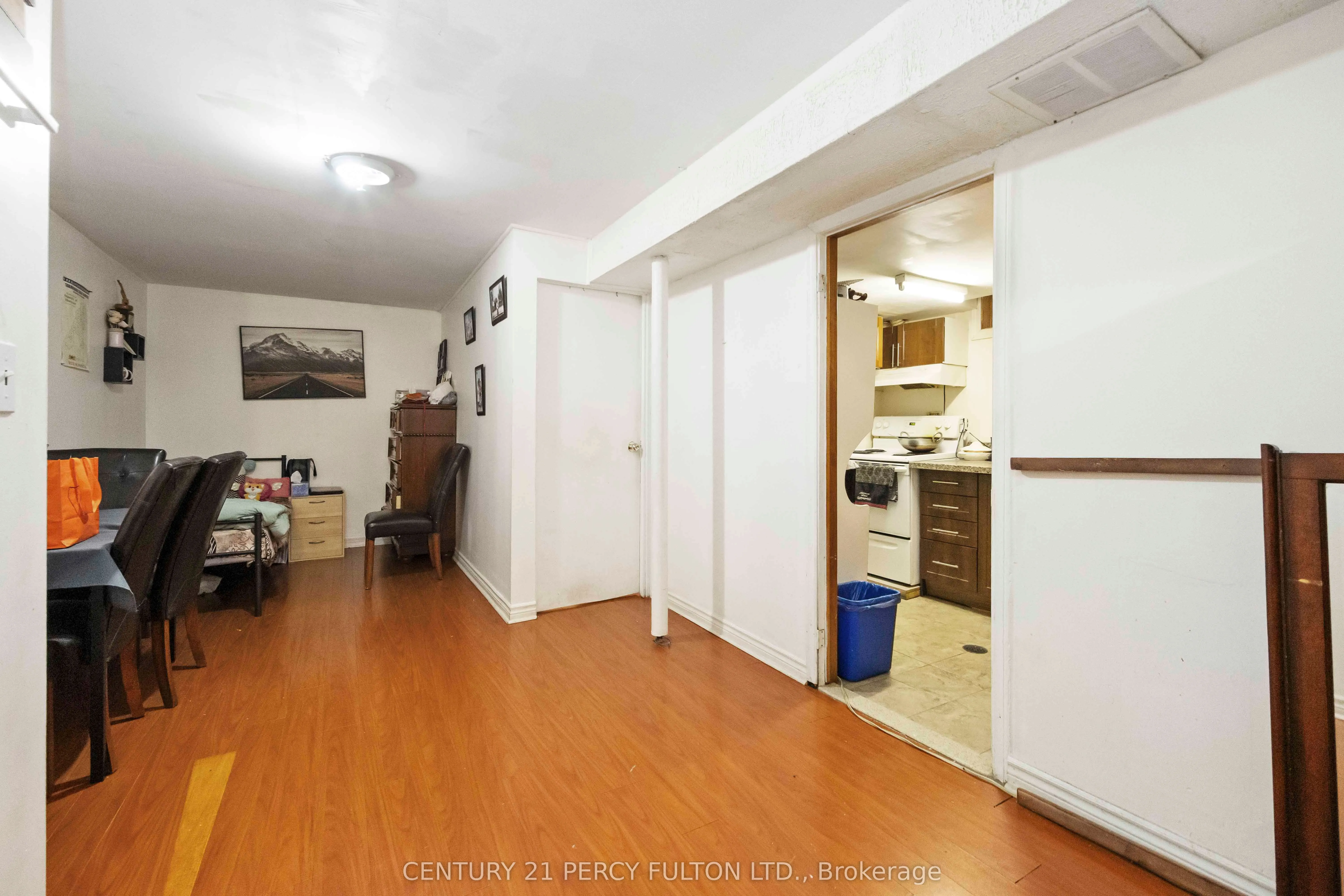 17 Woodsview Avenue