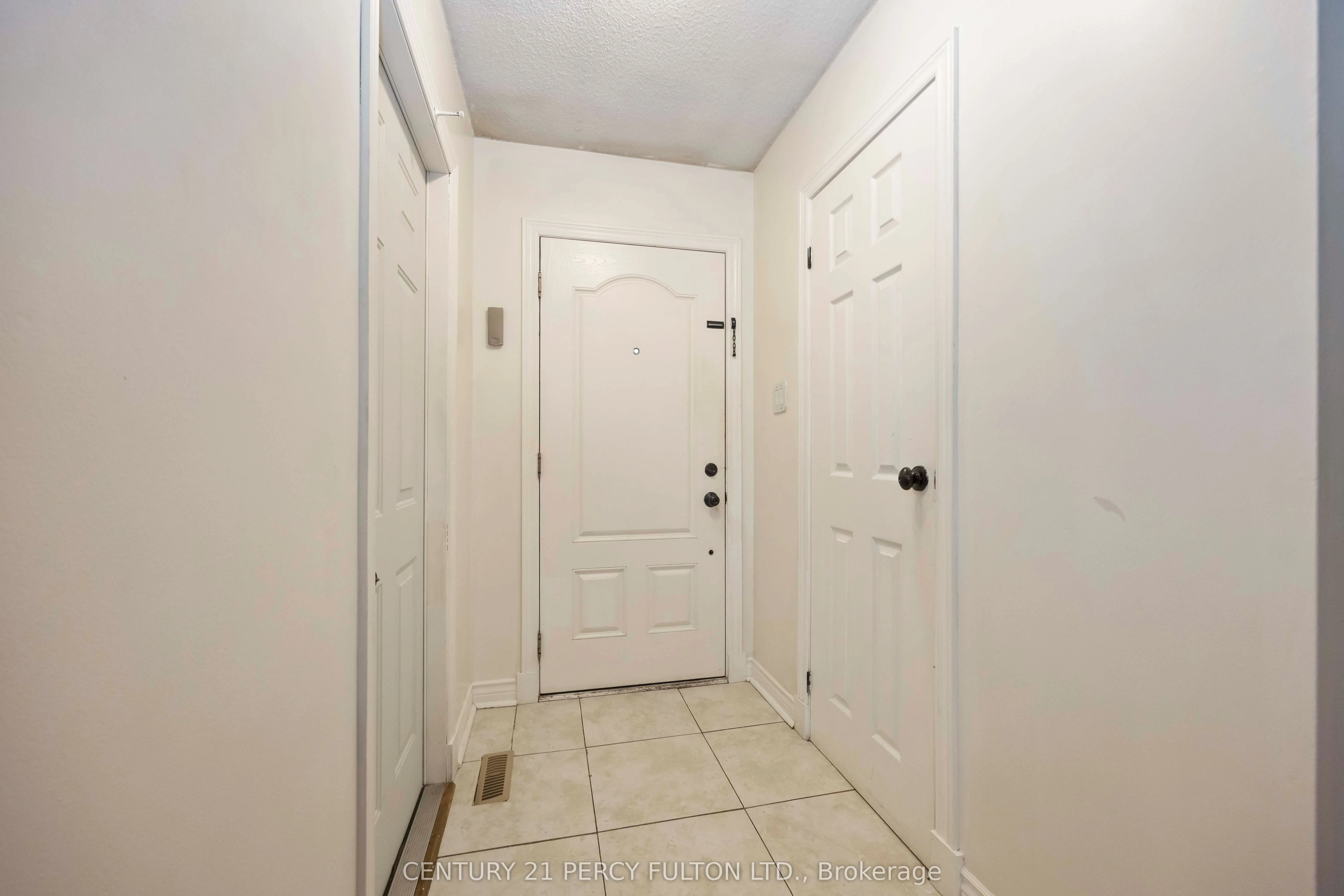 17 Woodsview Avenue