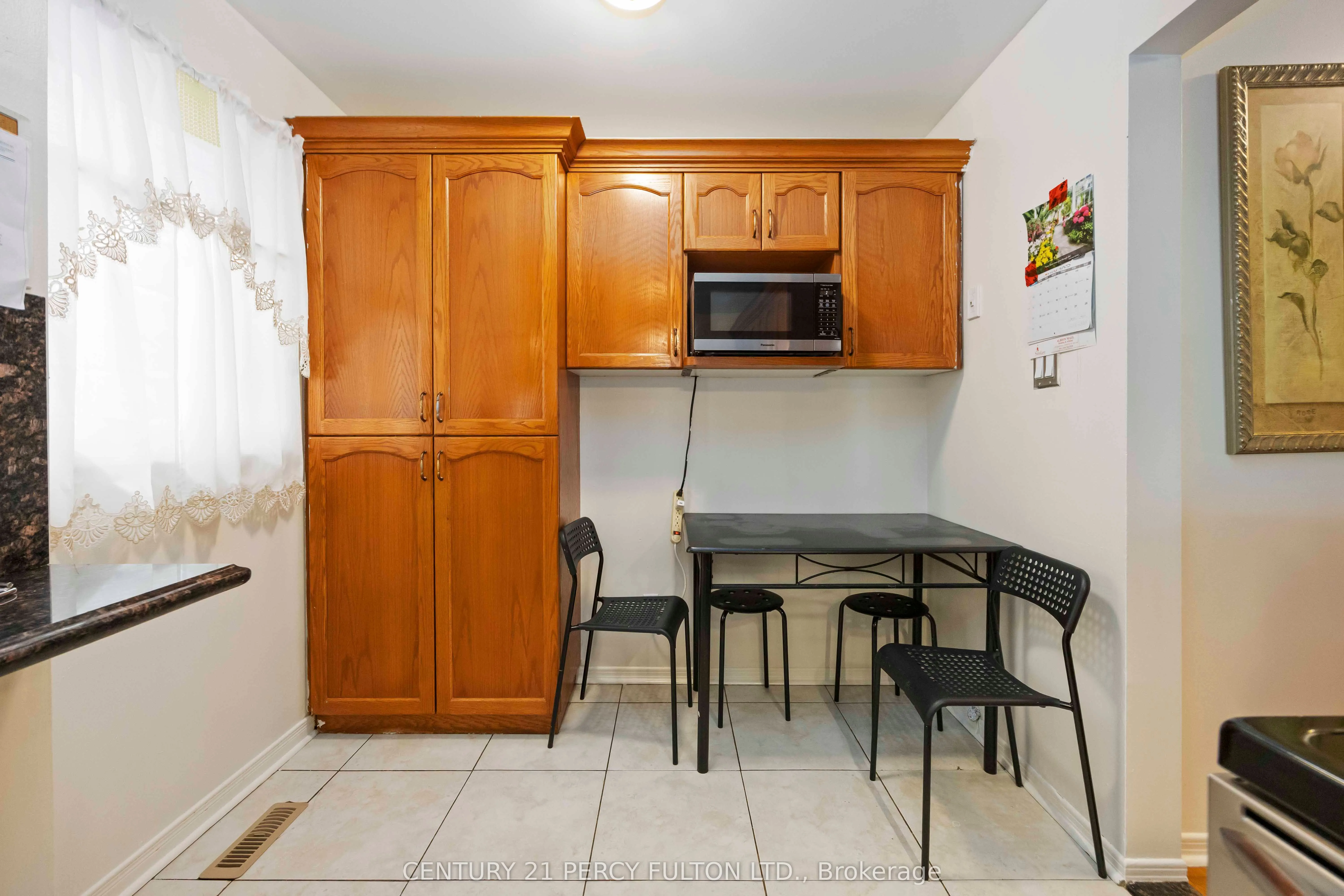 17 Woodsview Avenue
