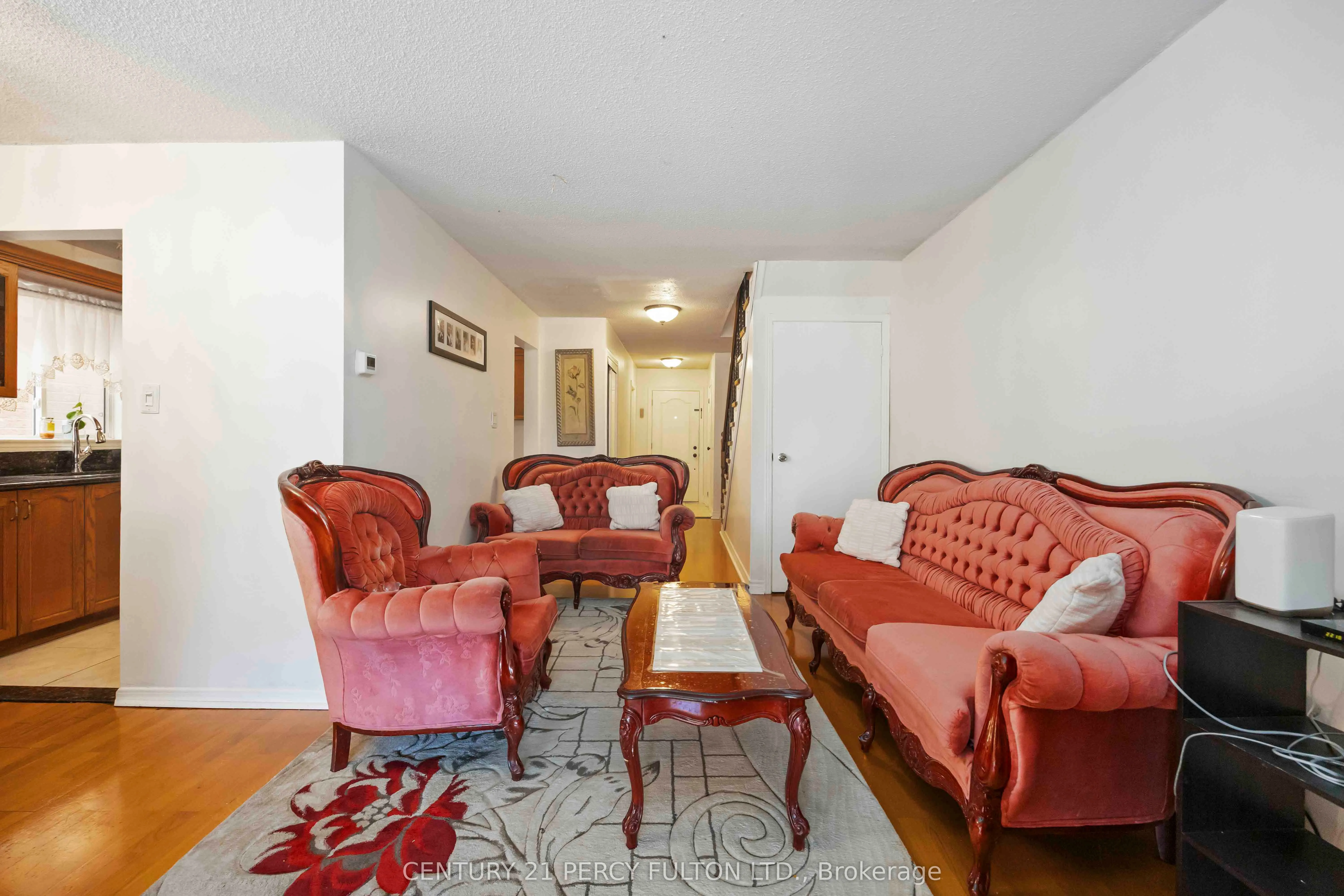 17 Woodsview Avenue