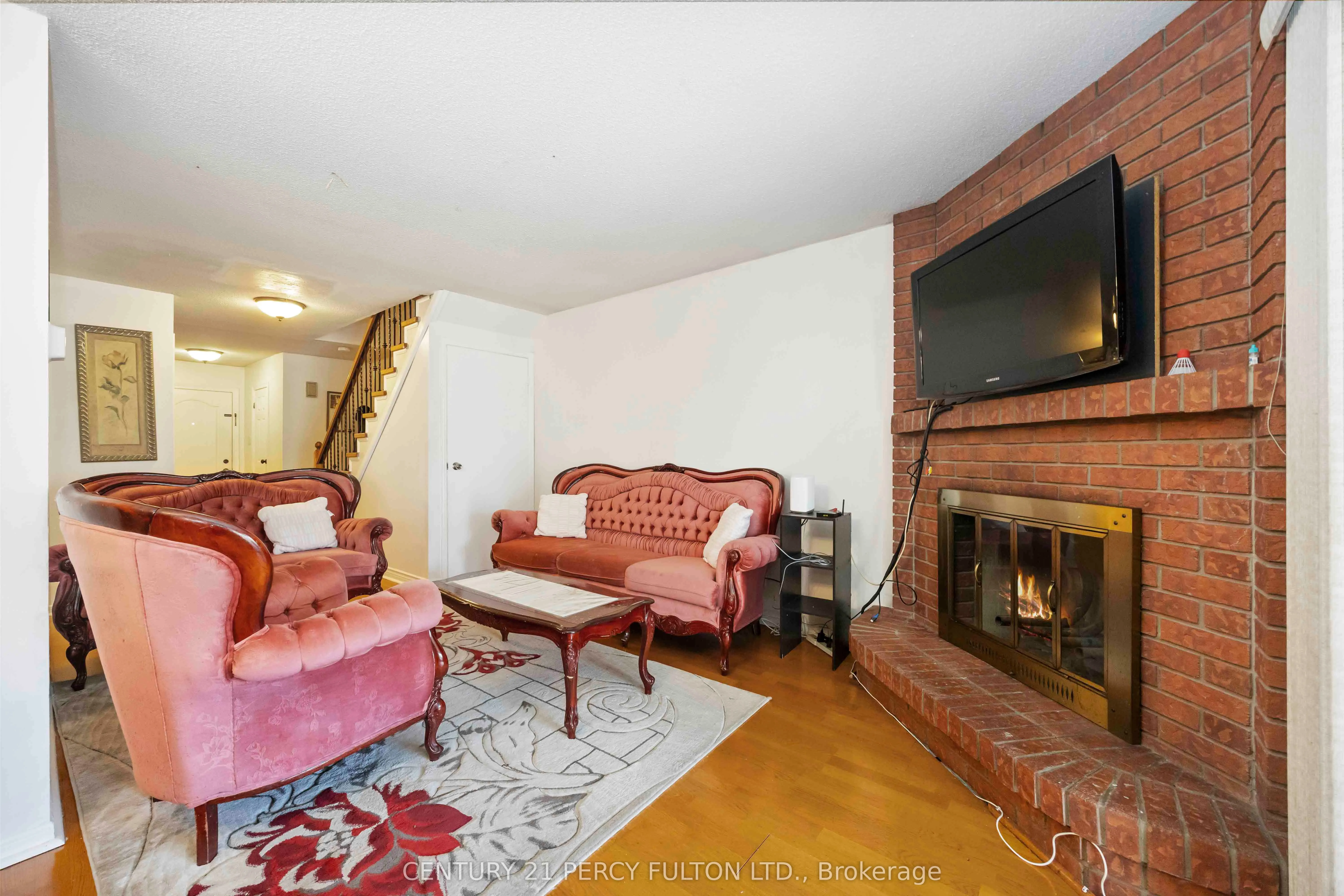 17 Woodsview Avenue