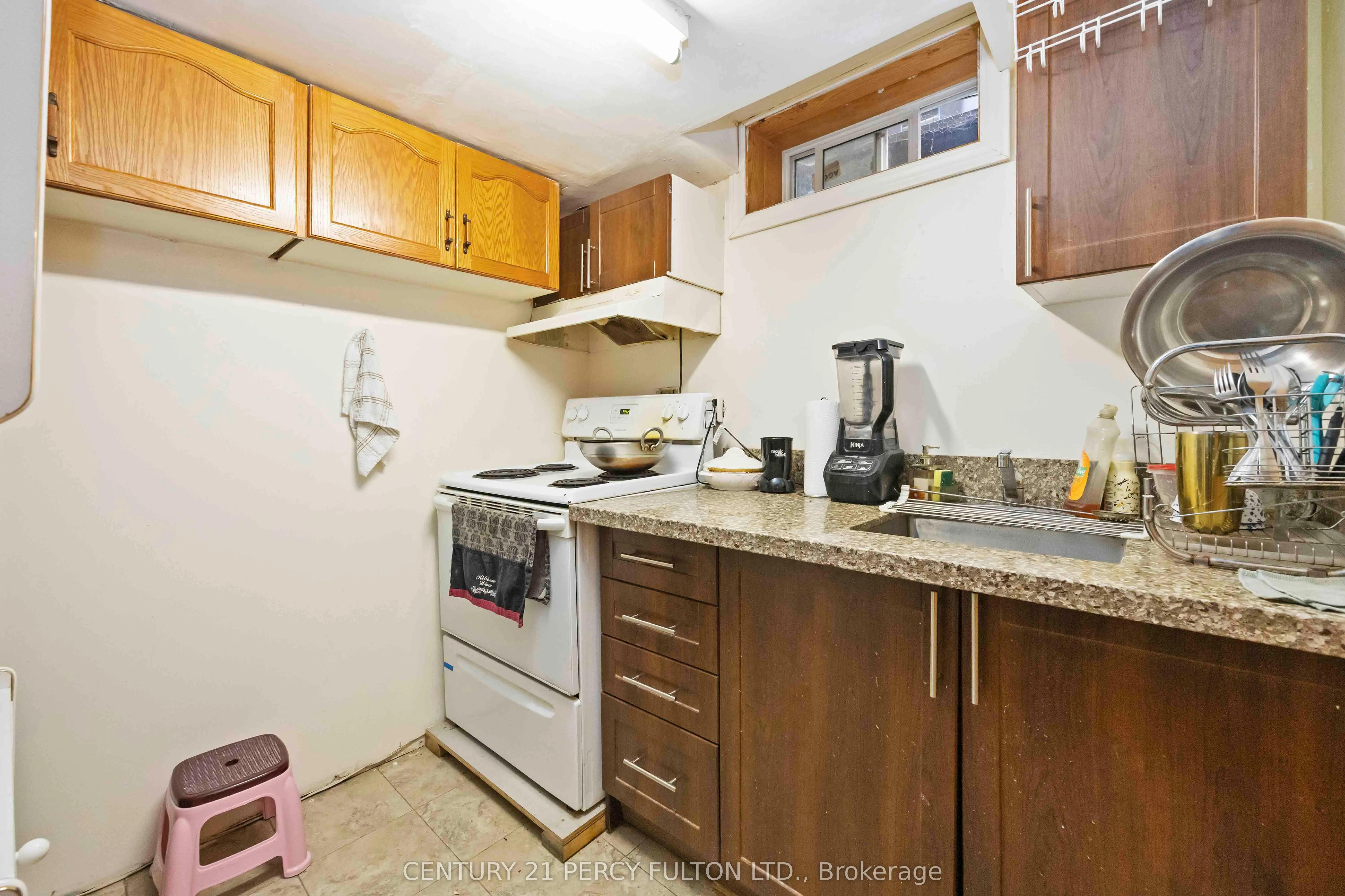 17 Woodsview Avenue