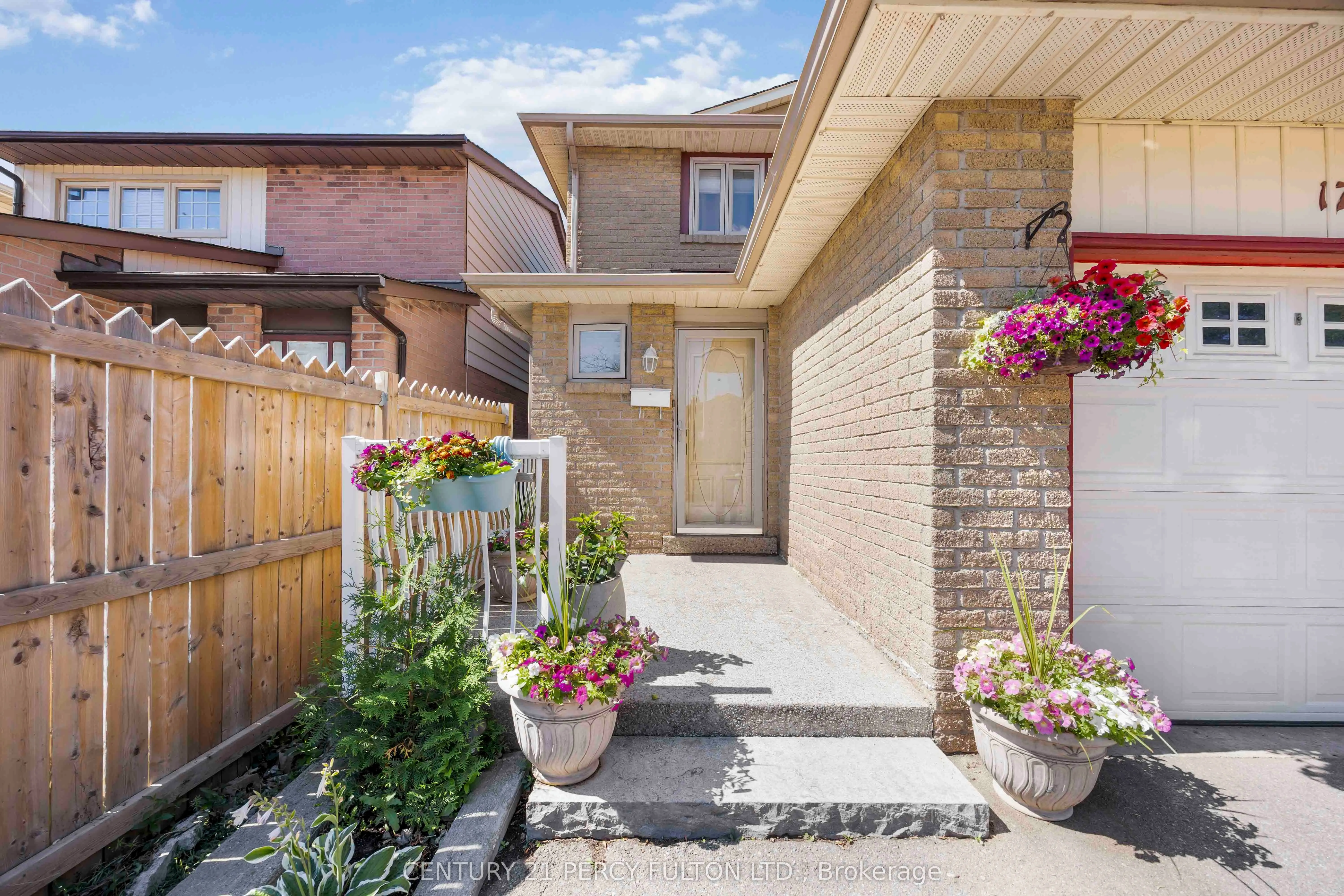 17 Woodsview Avenue