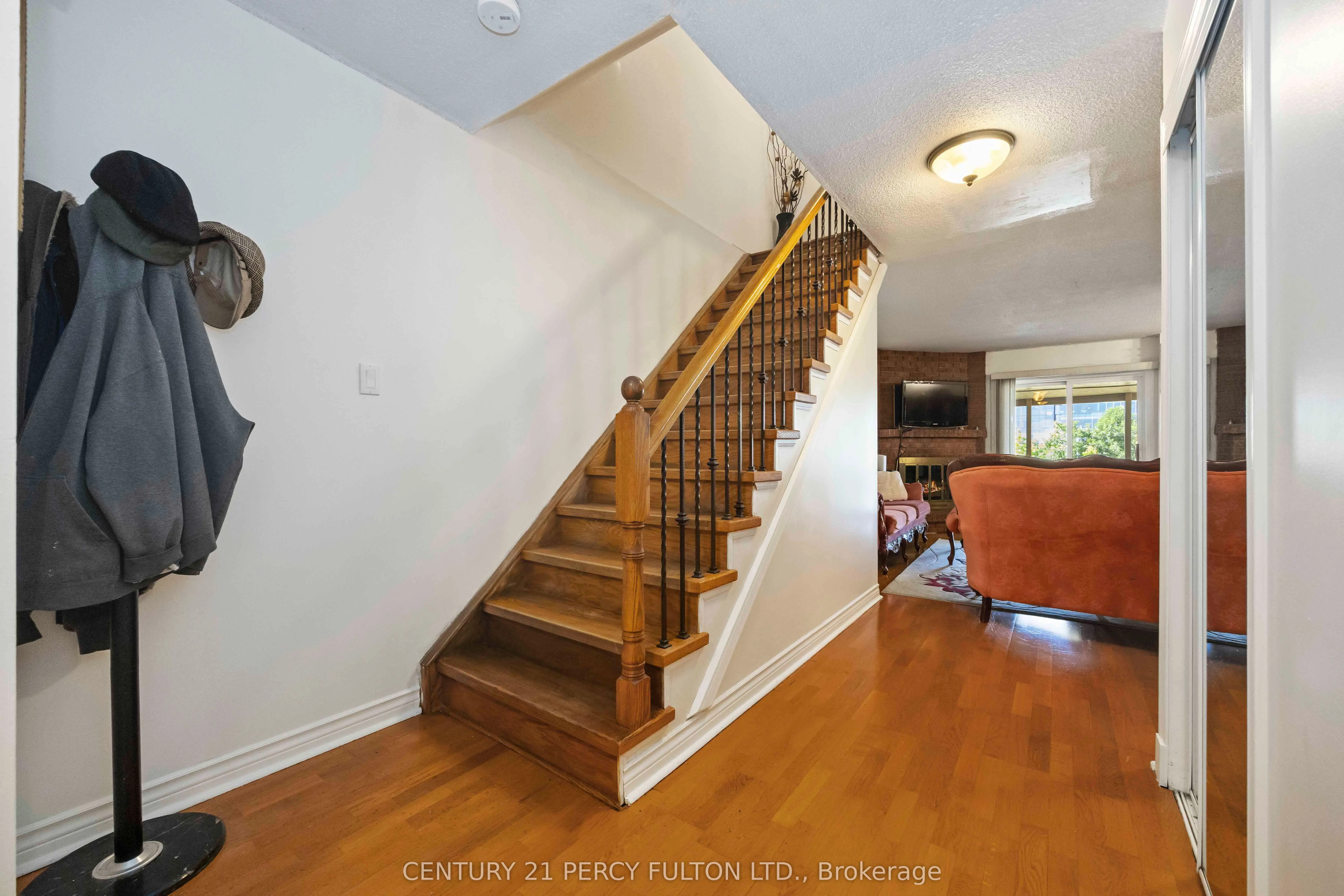 17 Woodsview Avenue