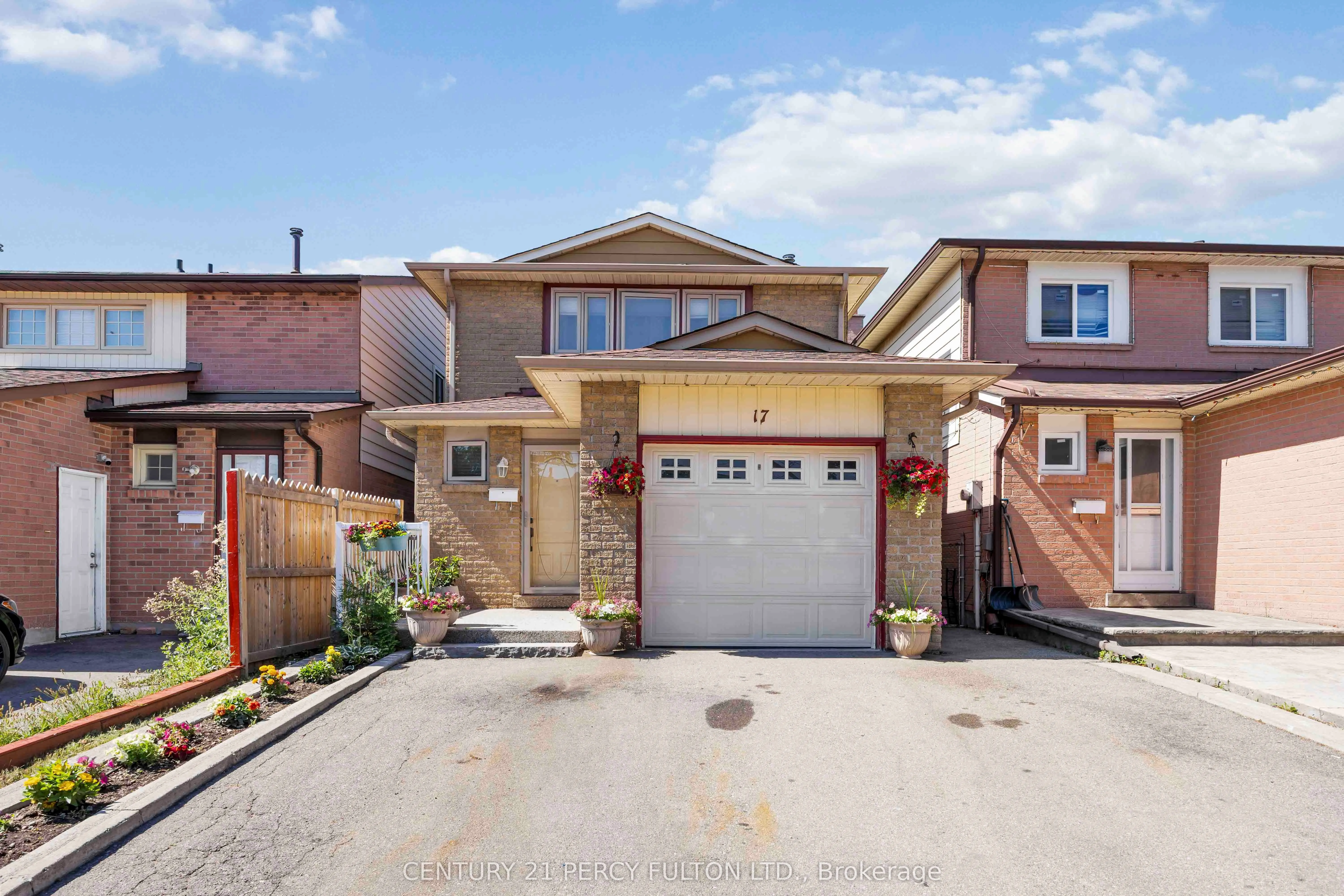 17 Woodsview Avenue