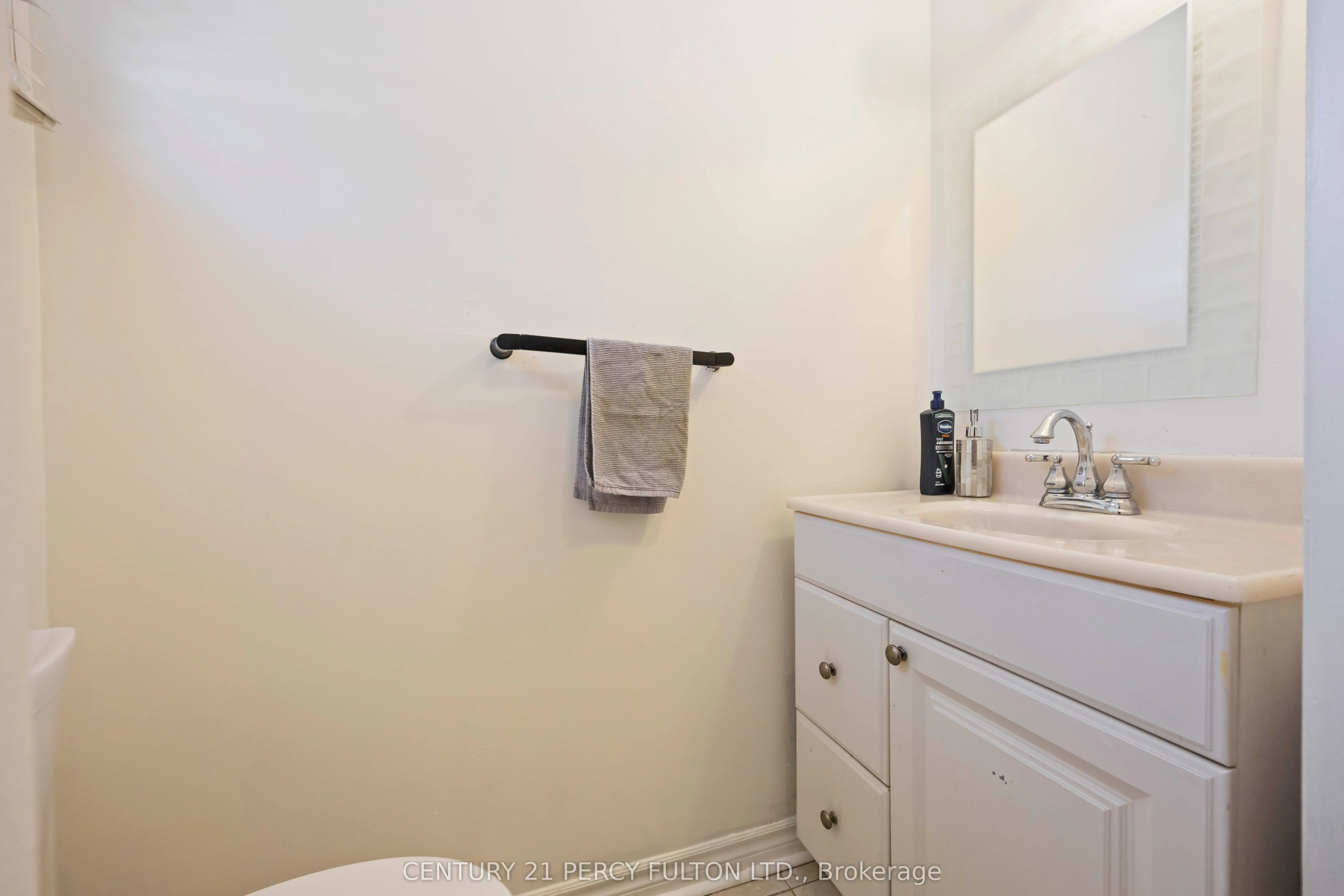 17 Woodsview Avenue