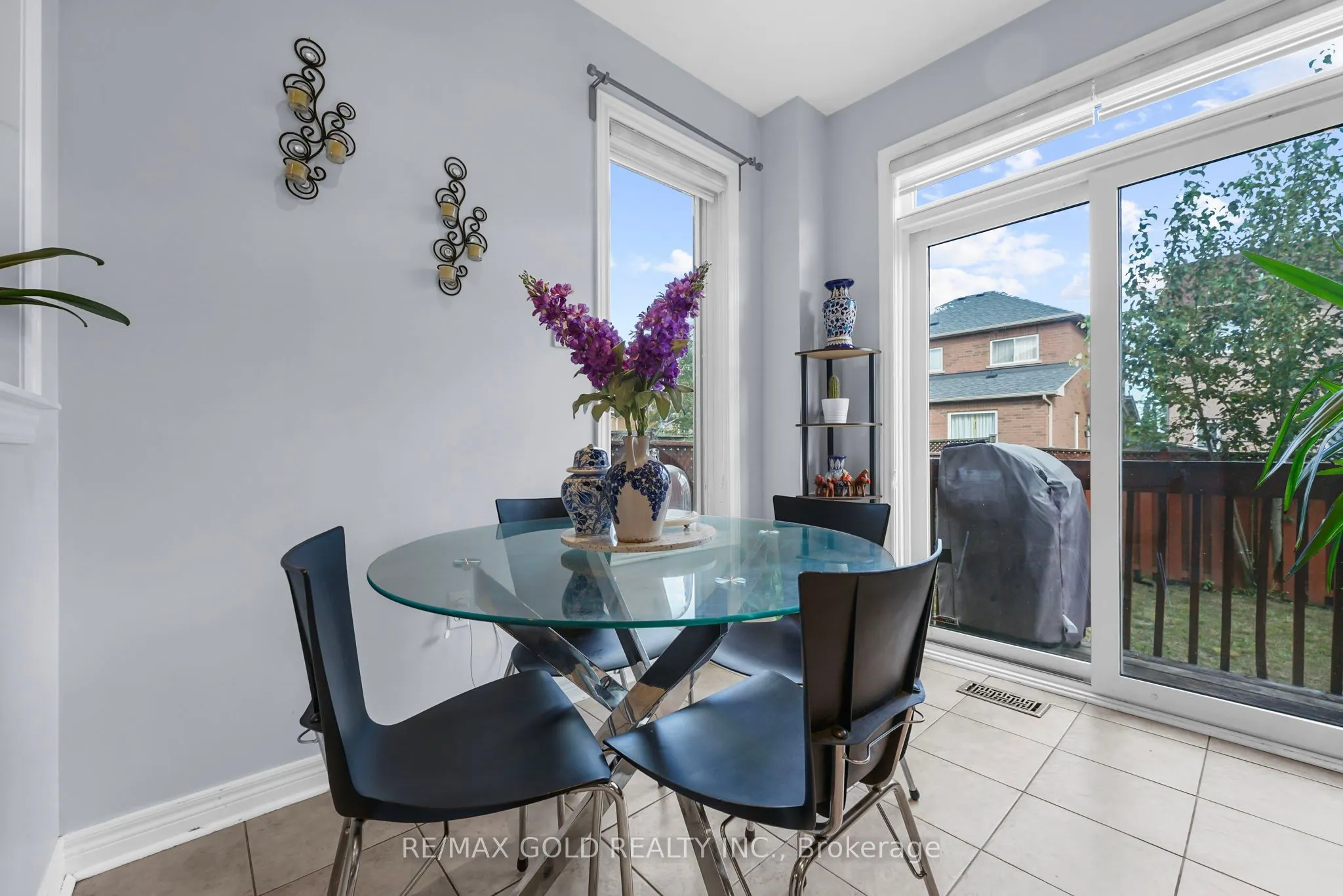 22 Nathaniel Crescent