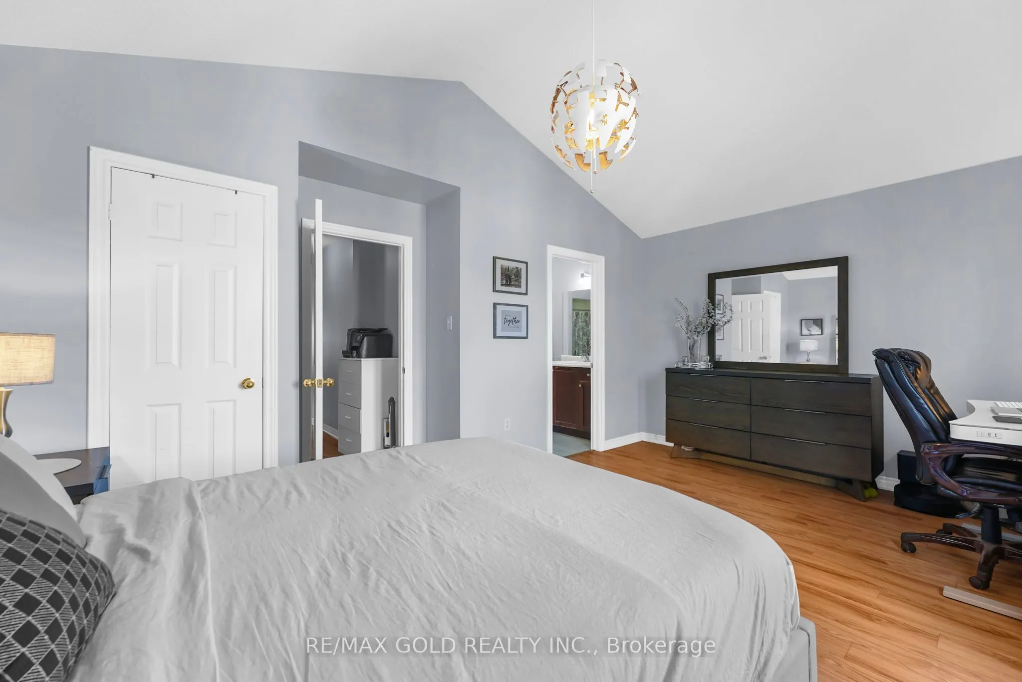 22 Nathaniel Crescent