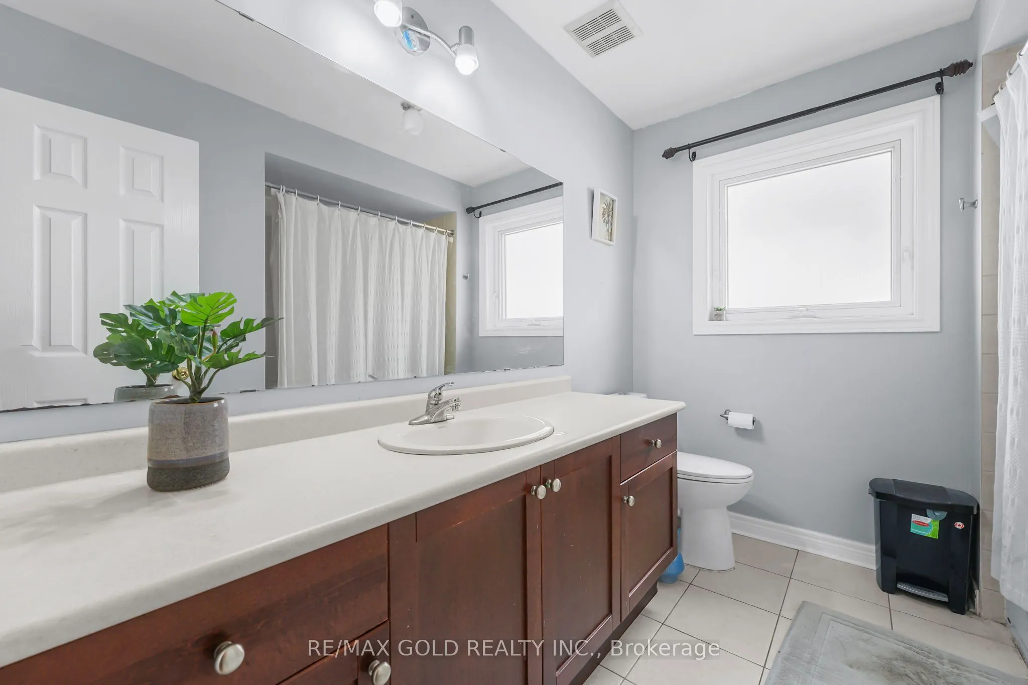 22 Nathaniel Crescent