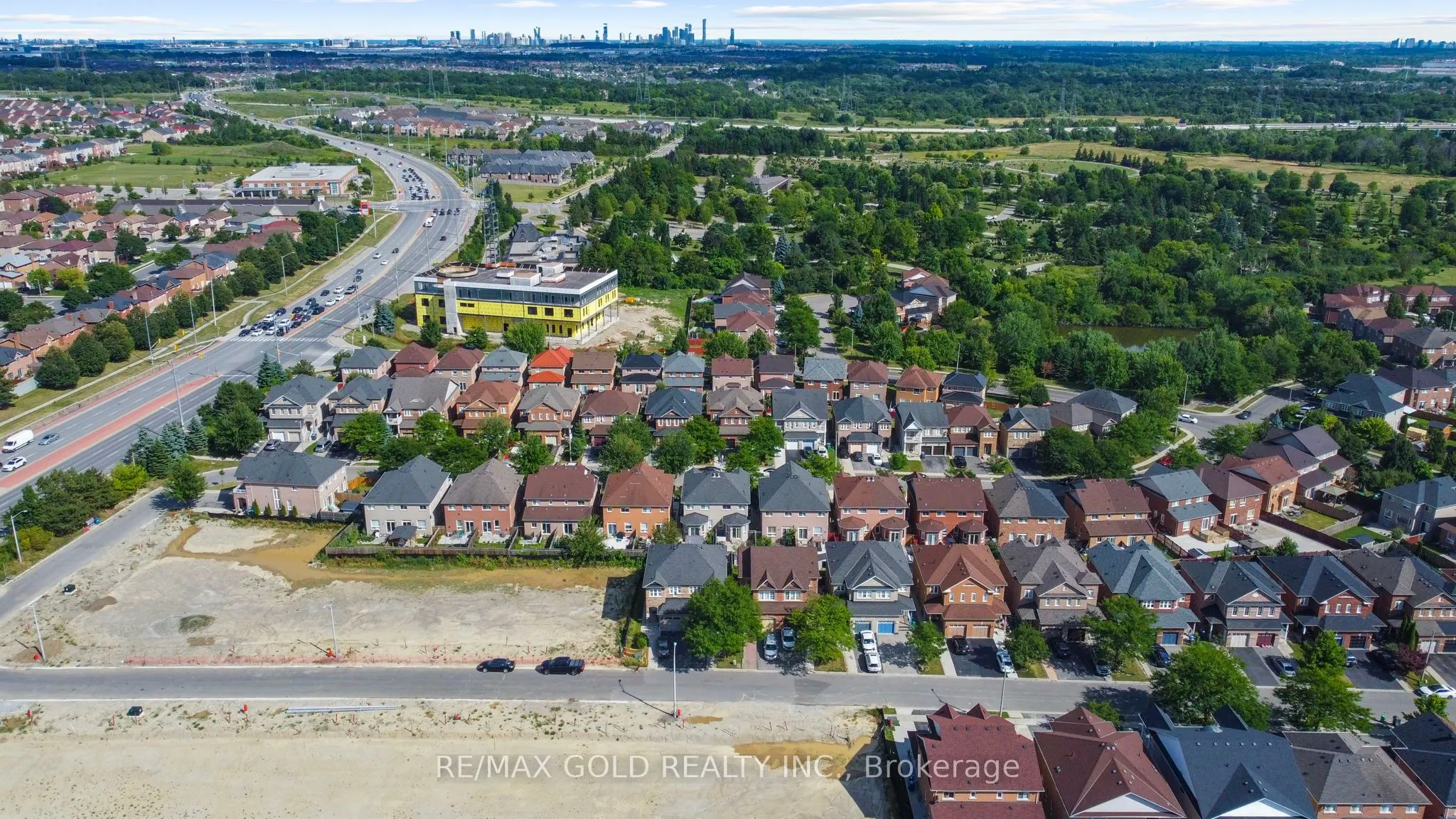 22 Nathaniel Crescent