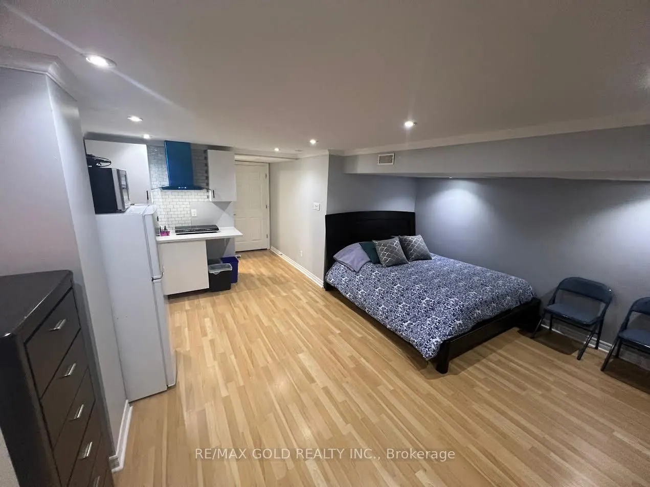 22 Nathaniel Crescent