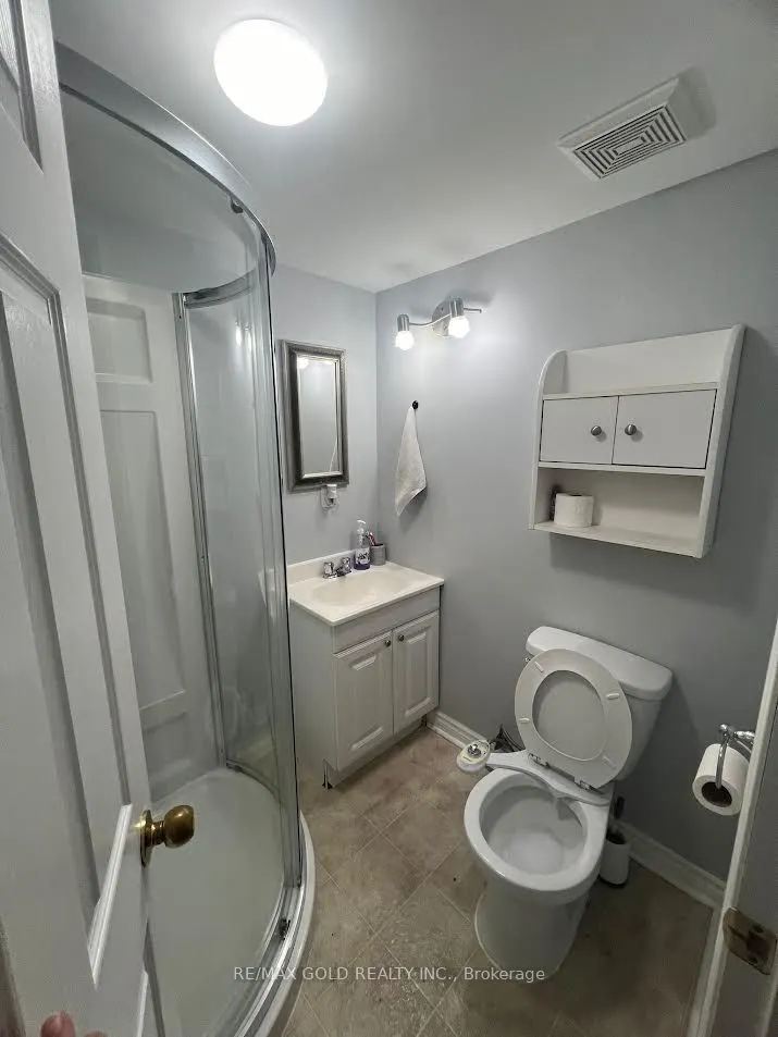 22 Nathaniel Crescent