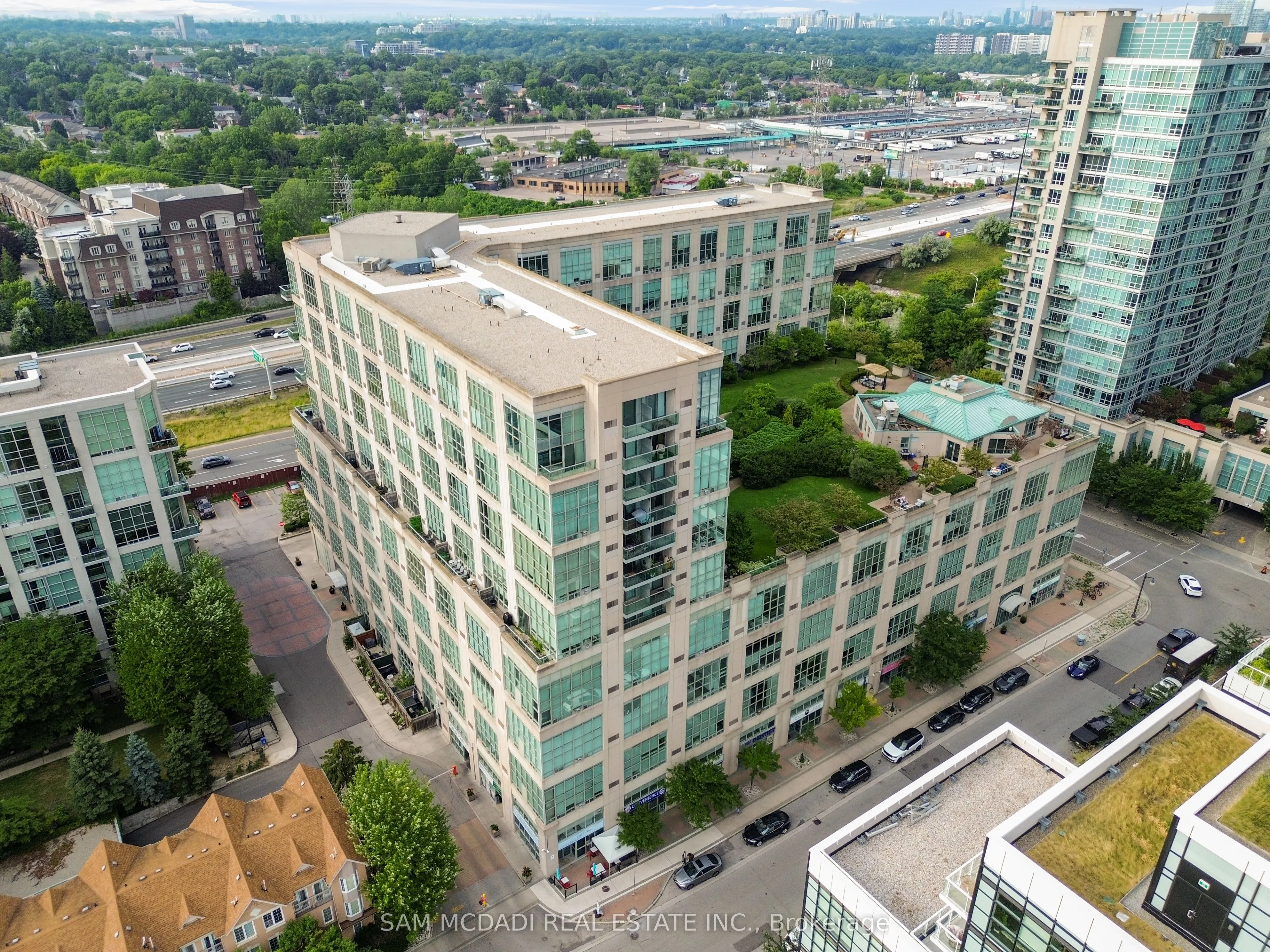 250 Manitoba Street, #PH837