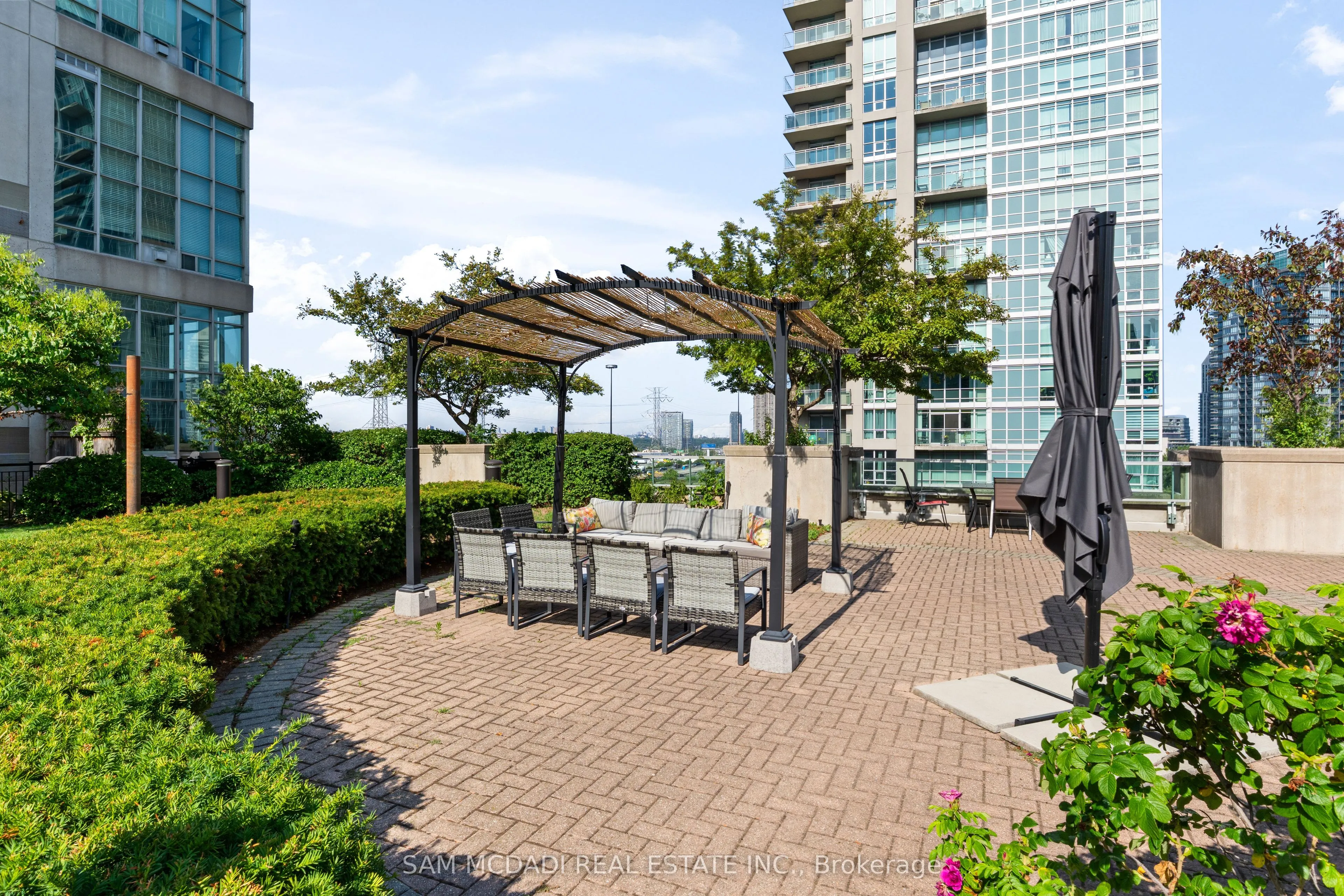 250 Manitoba Street, #PH837