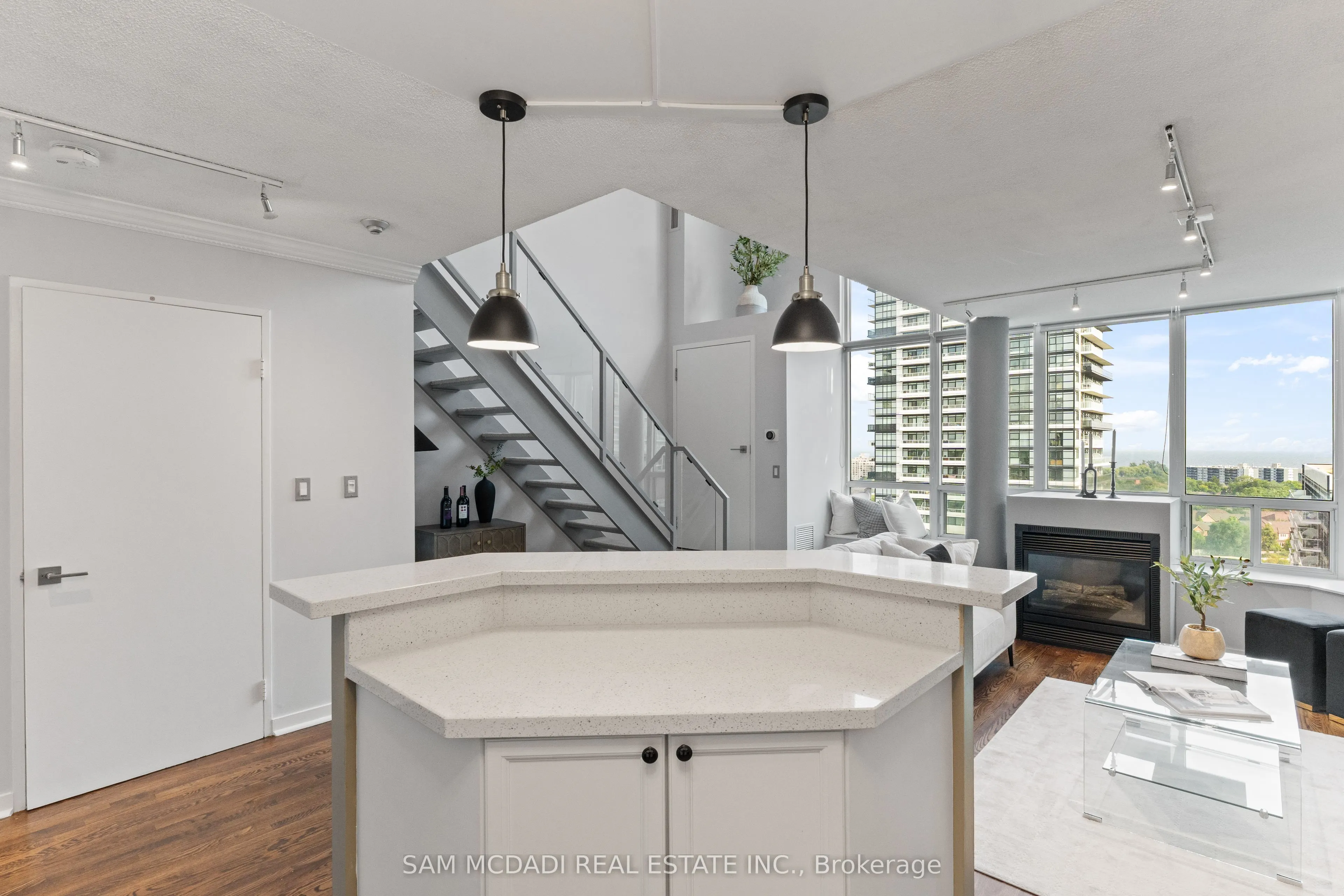 250 Manitoba Street, #PH837