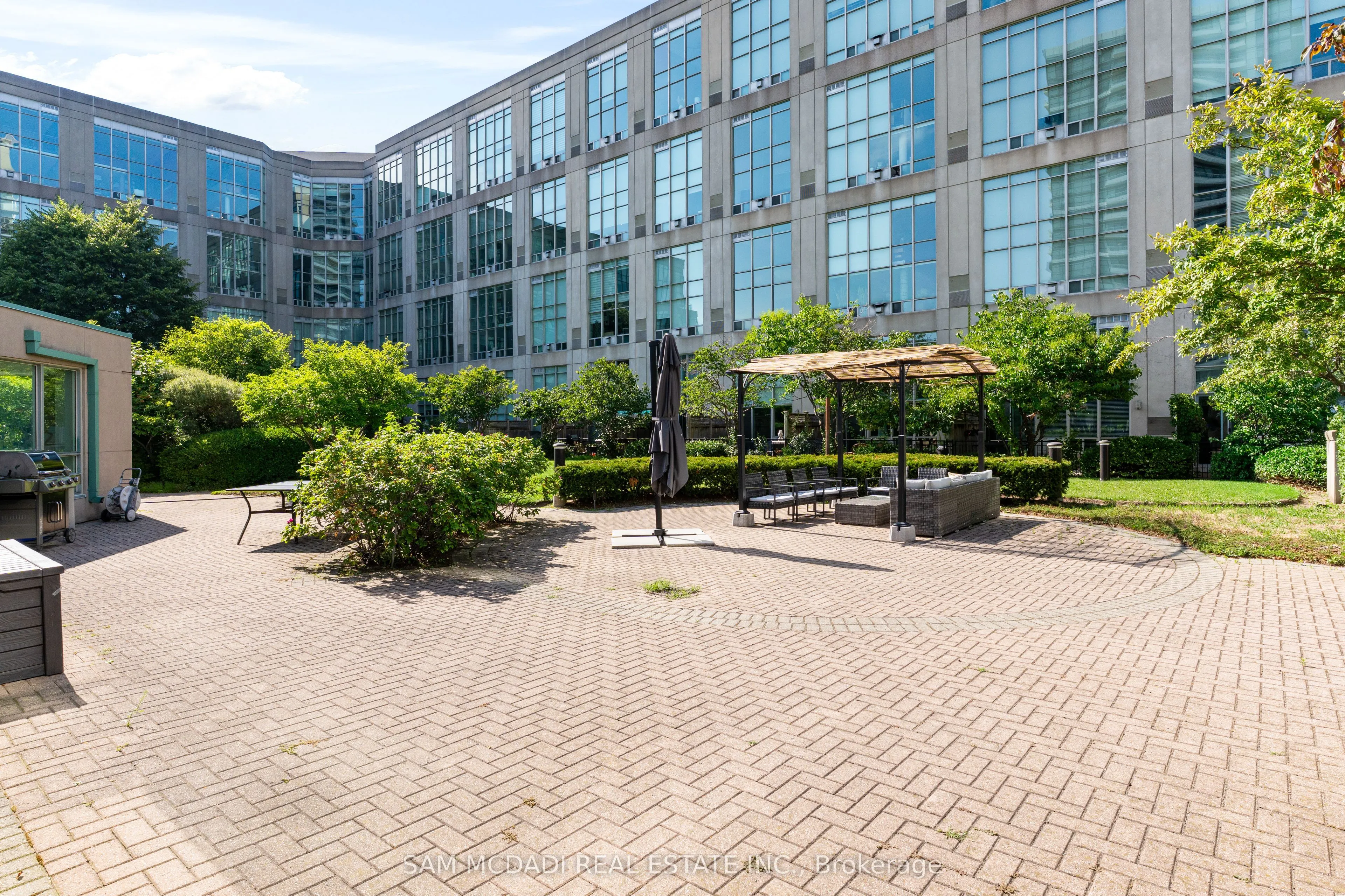 250 Manitoba Street, #PH837
