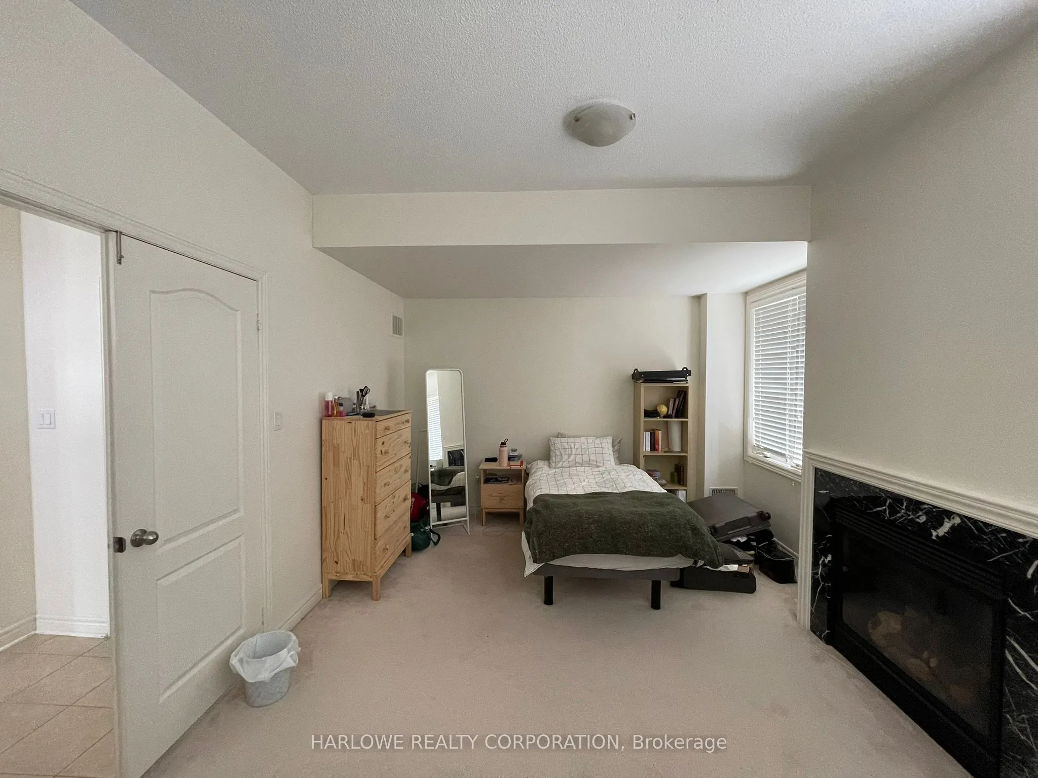 3265 Thomas Street, #6