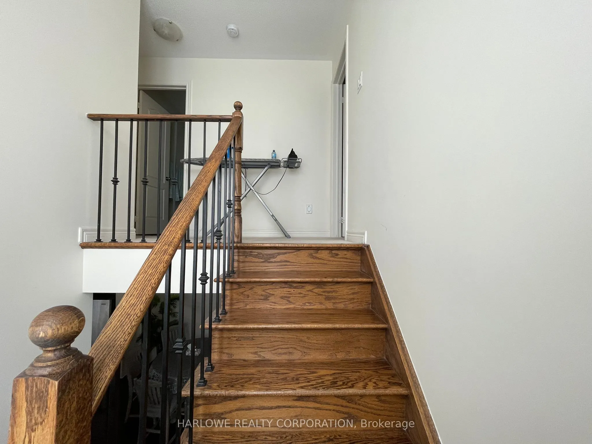 3265 Thomas Street, #6