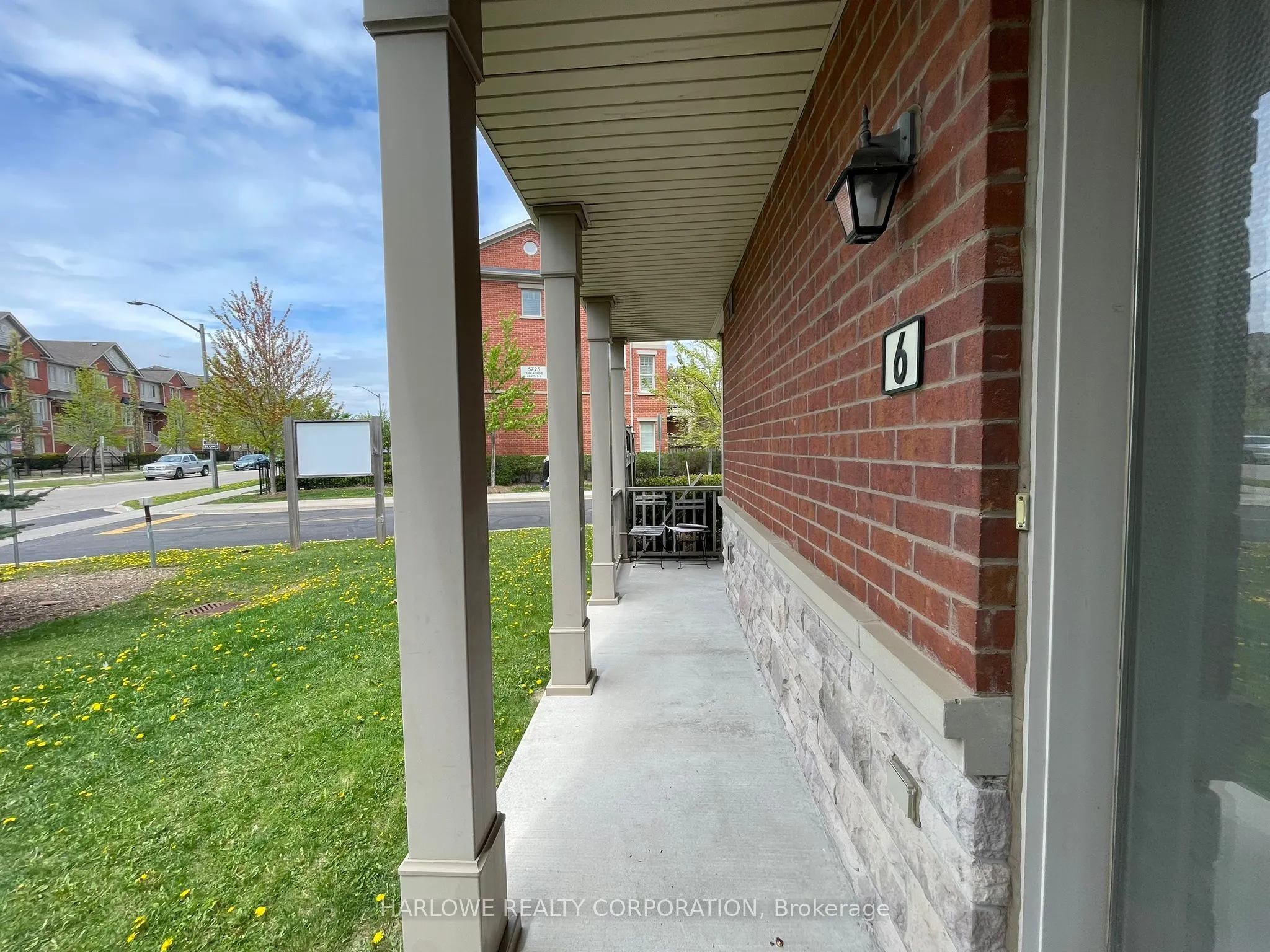3265 Thomas Street, #6