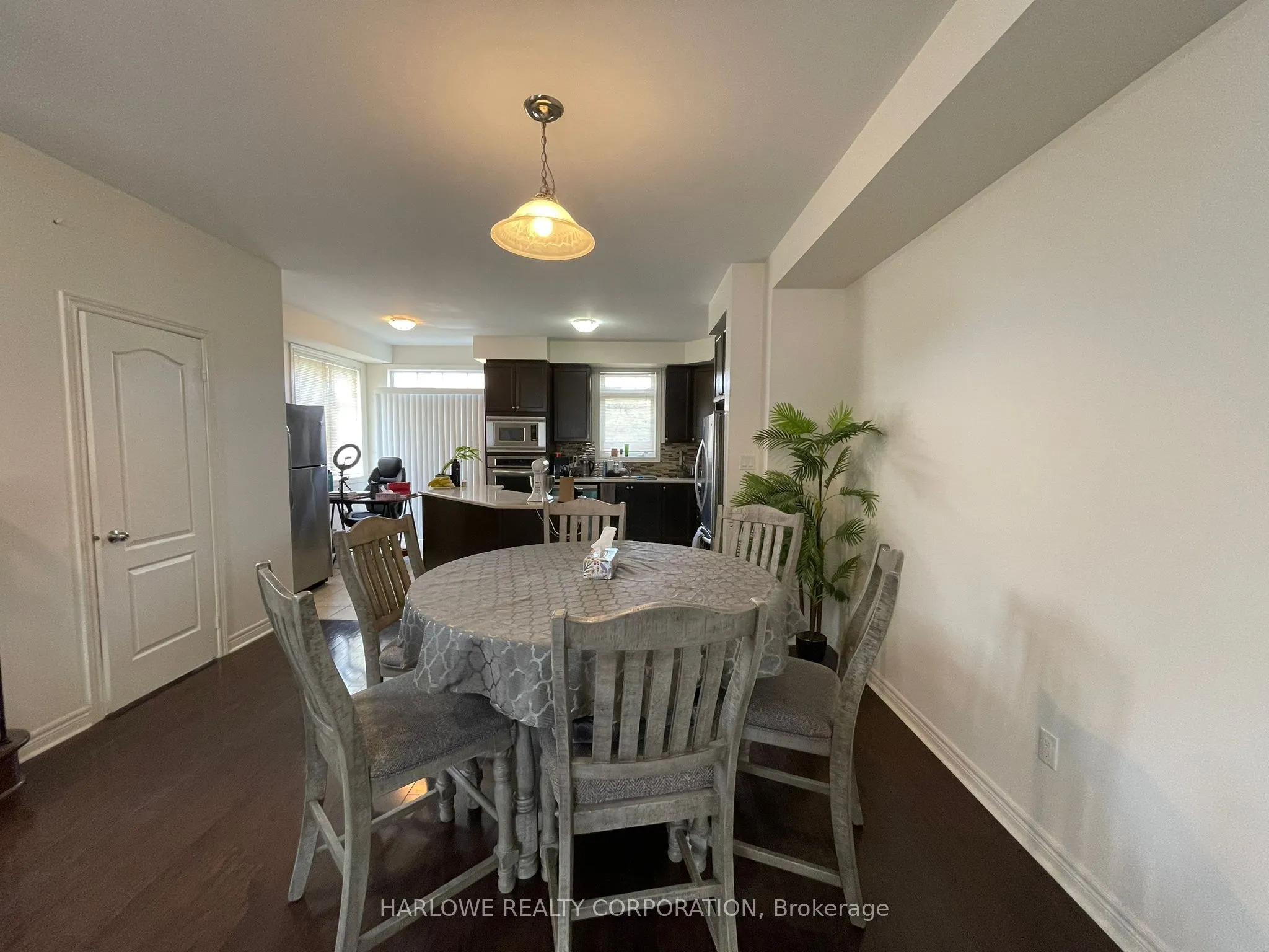 3265 Thomas Street, #6