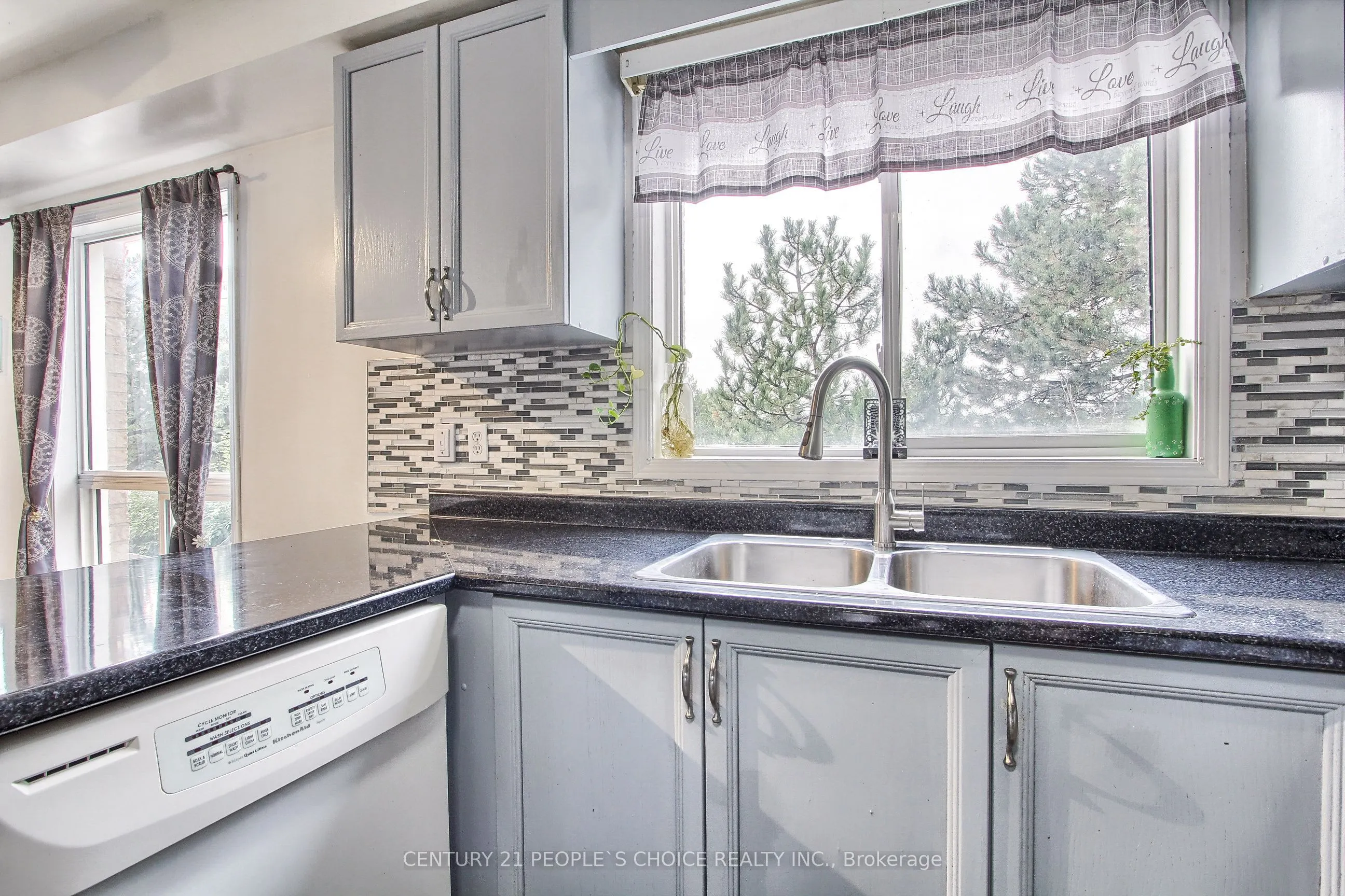 2 Sir Lou Drive, #41
