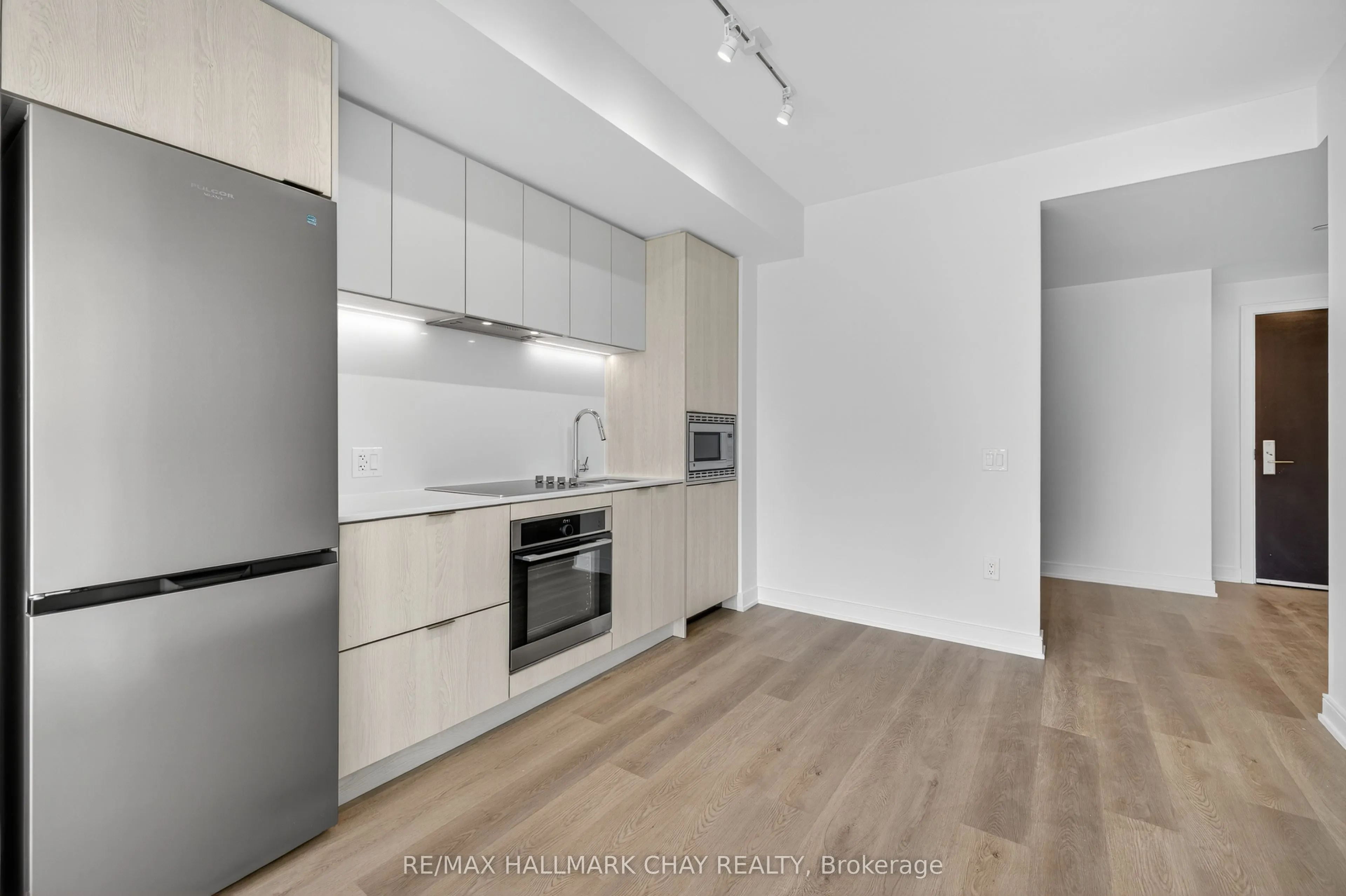 3009 Novar Road, #413