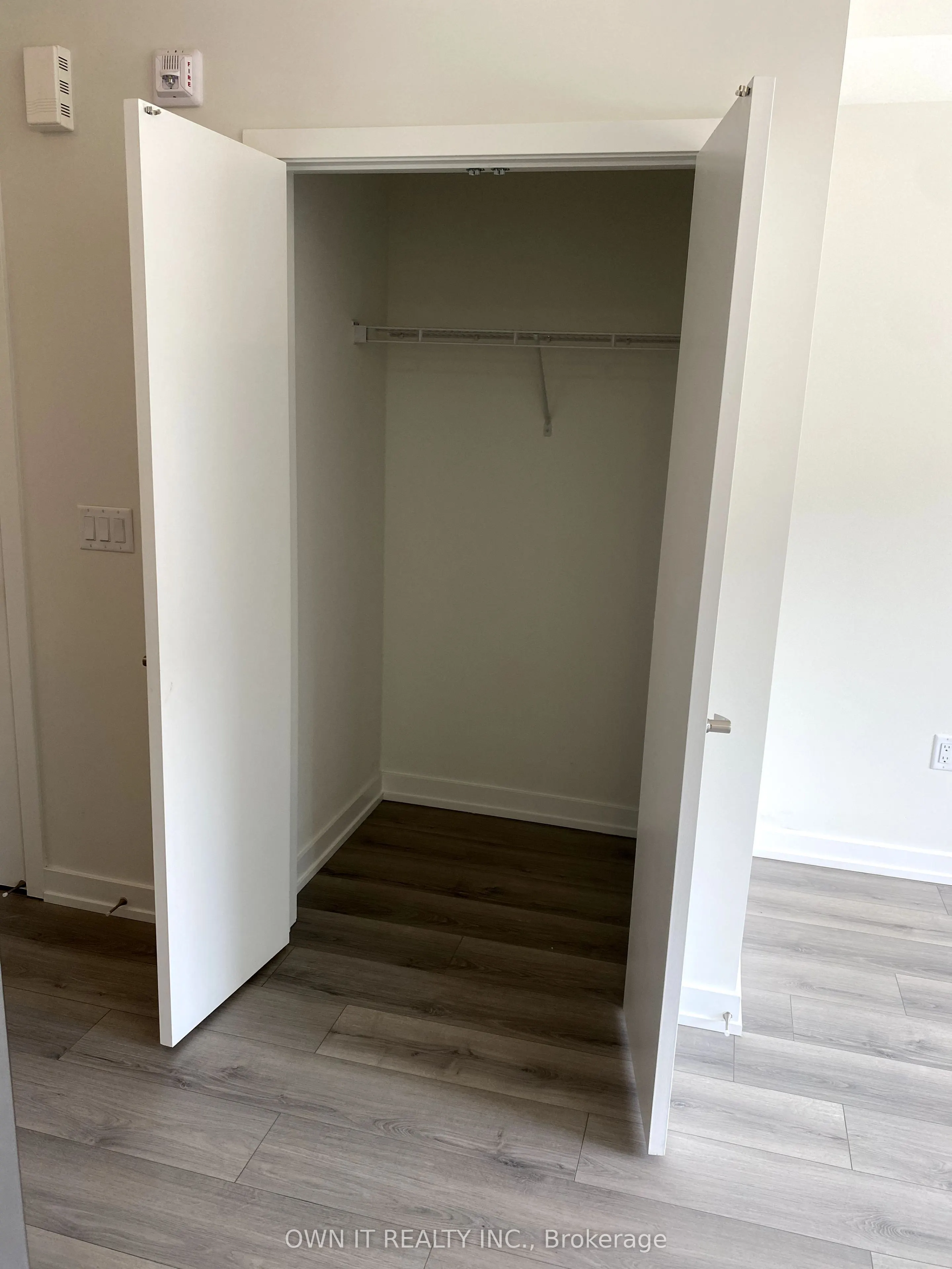 3538 Colonial Drive, #8