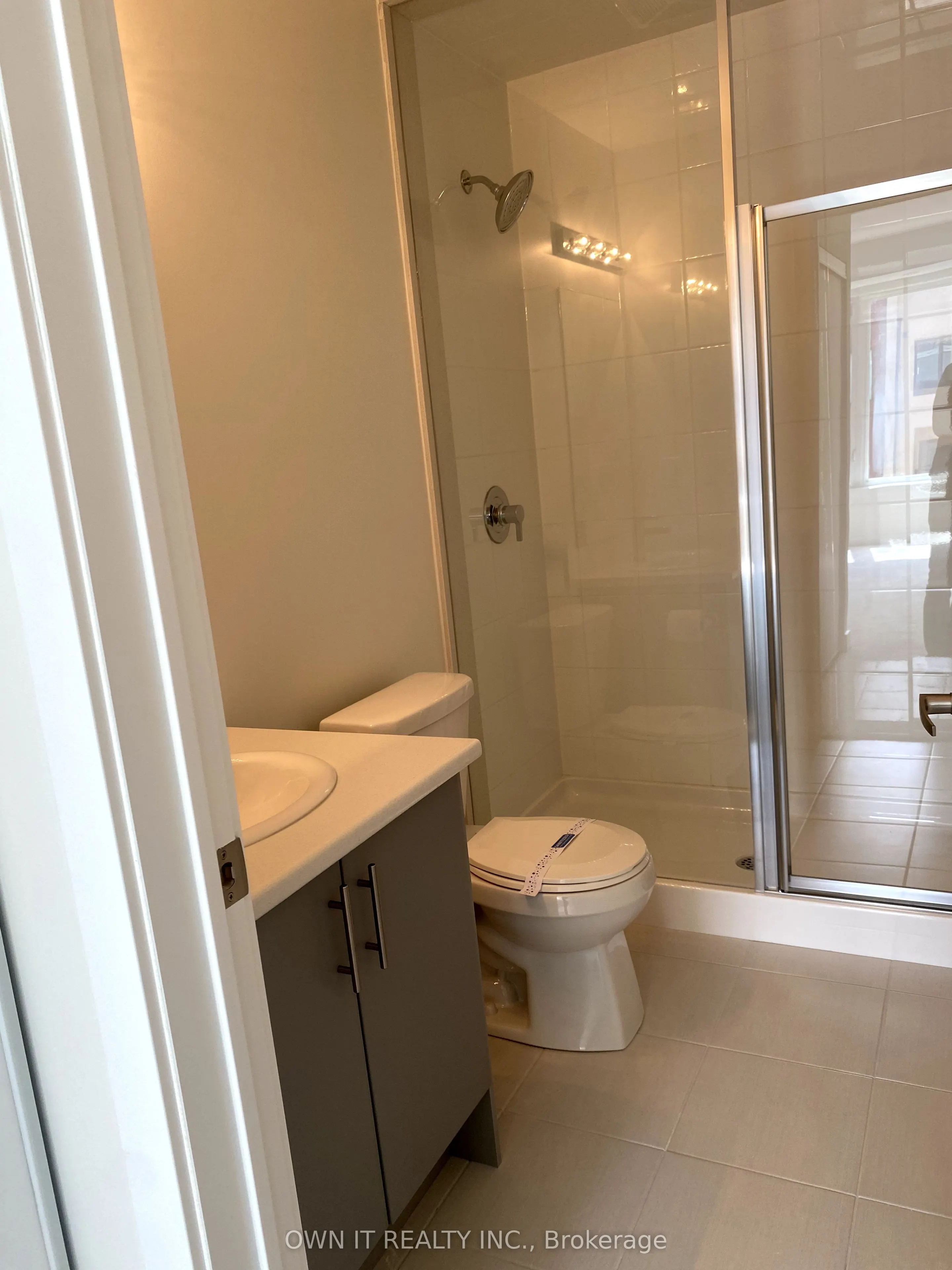 3538 Colonial Drive, #8