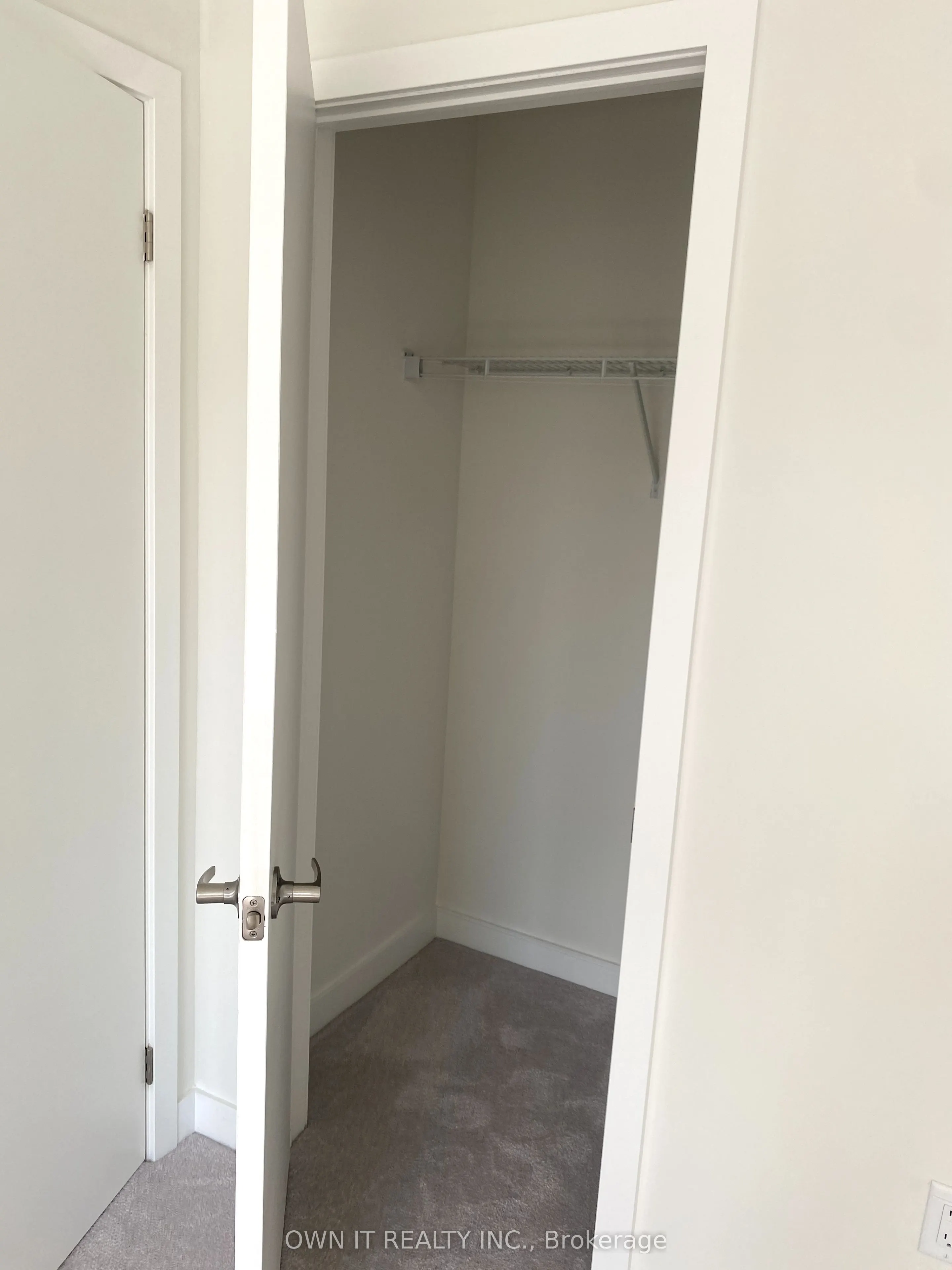 3538 Colonial Drive, #8