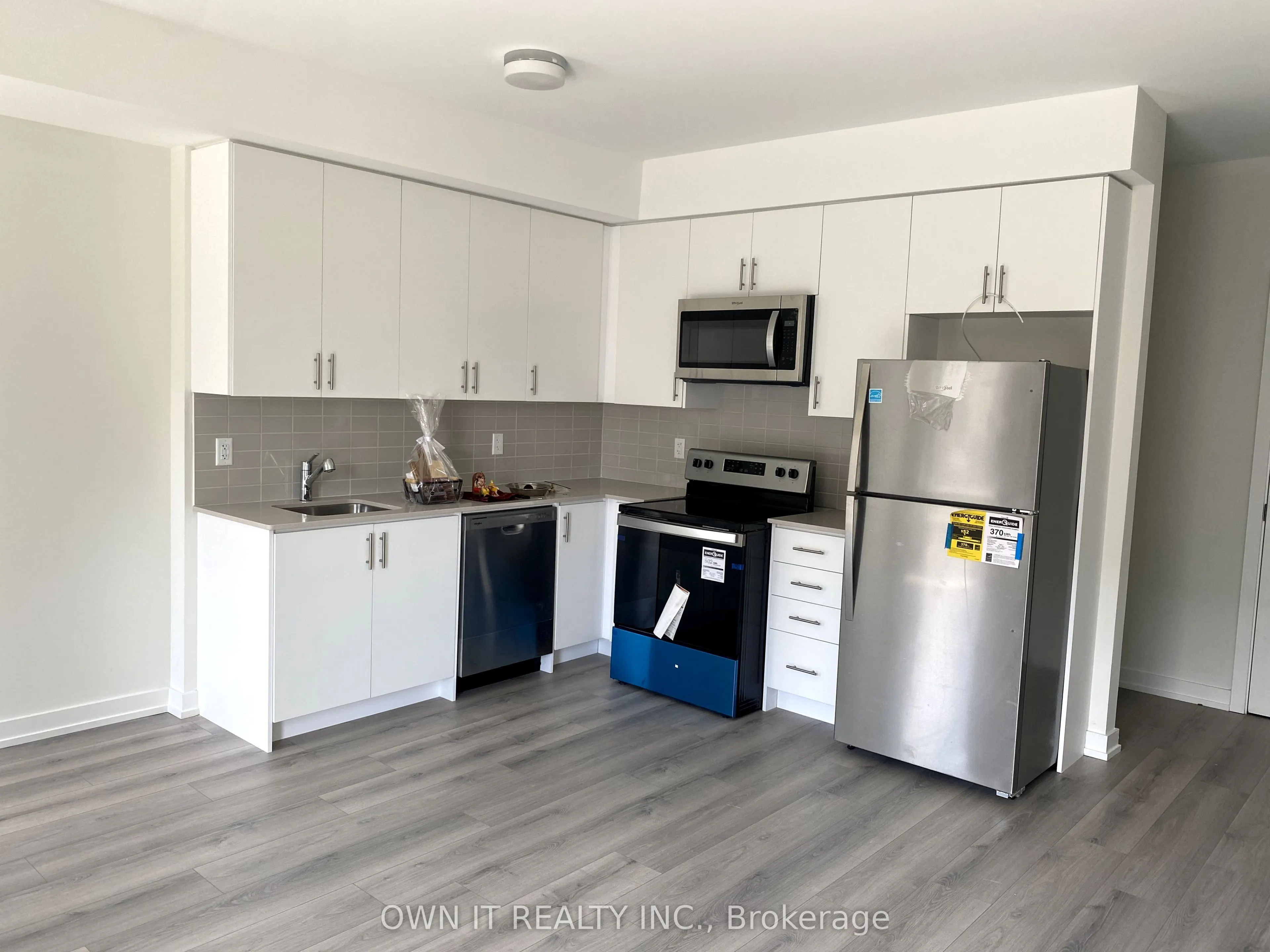 3538 Colonial Drive, #8