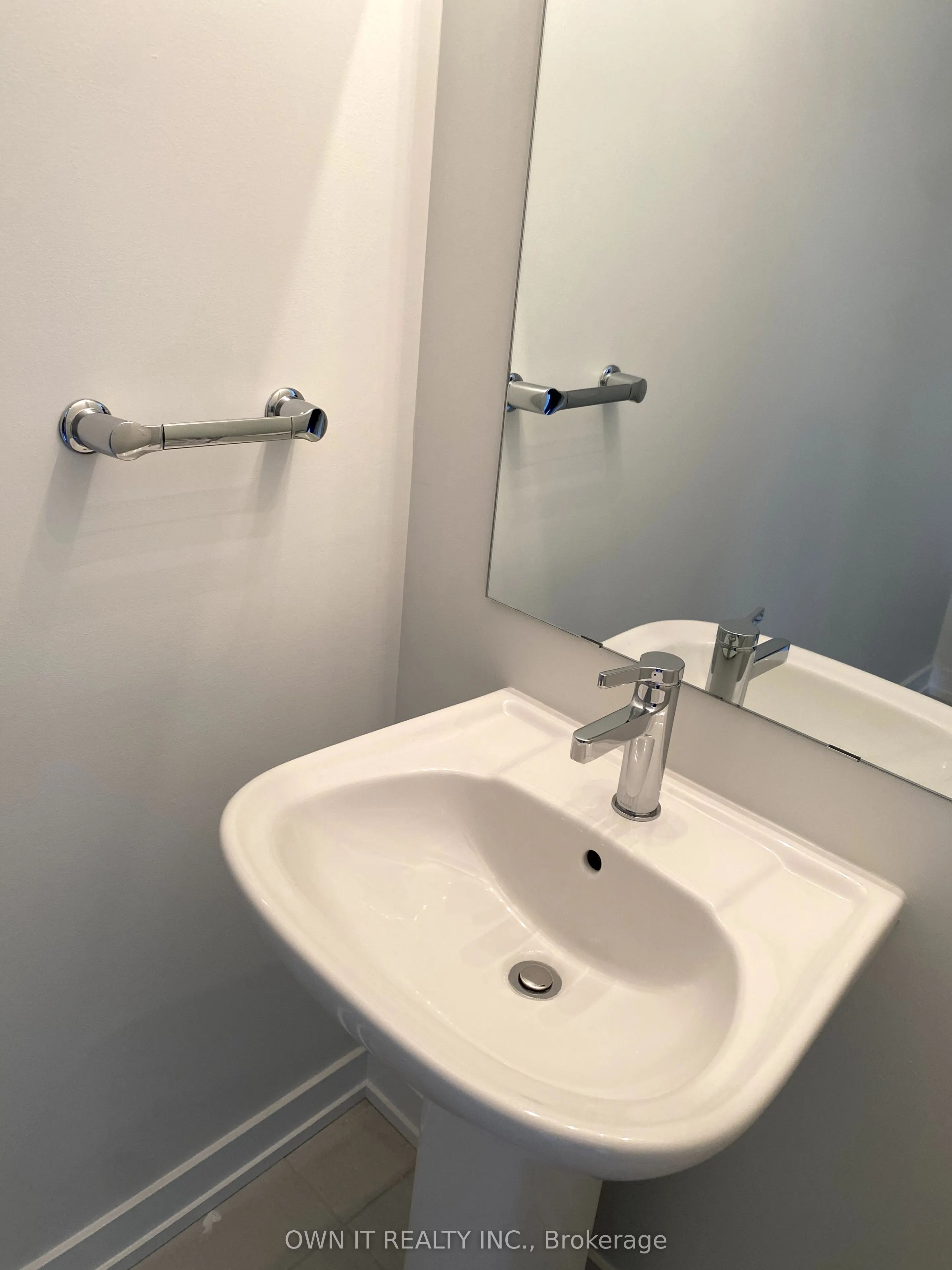 3538 Colonial Drive, #8