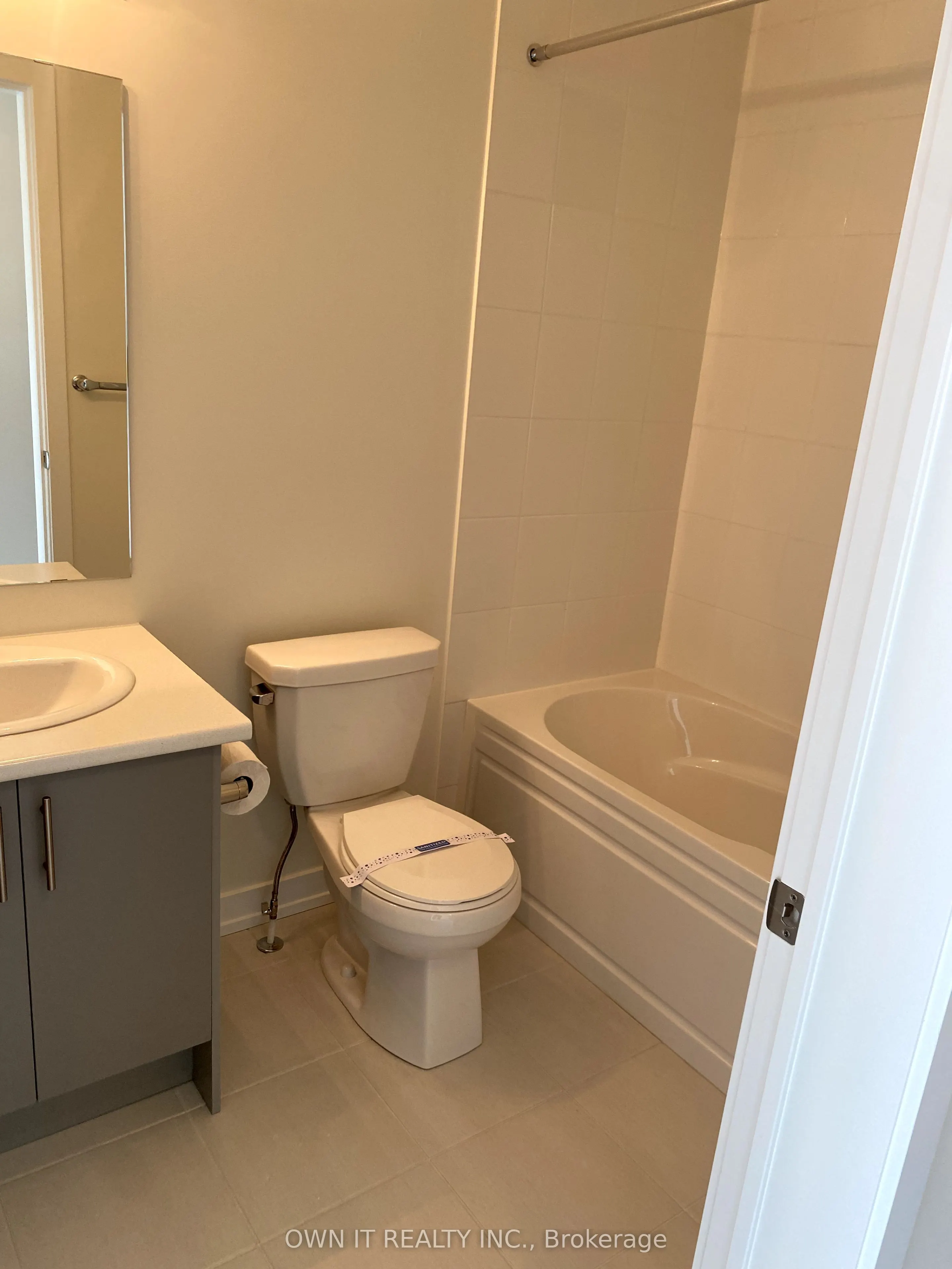 3538 Colonial Drive, #8