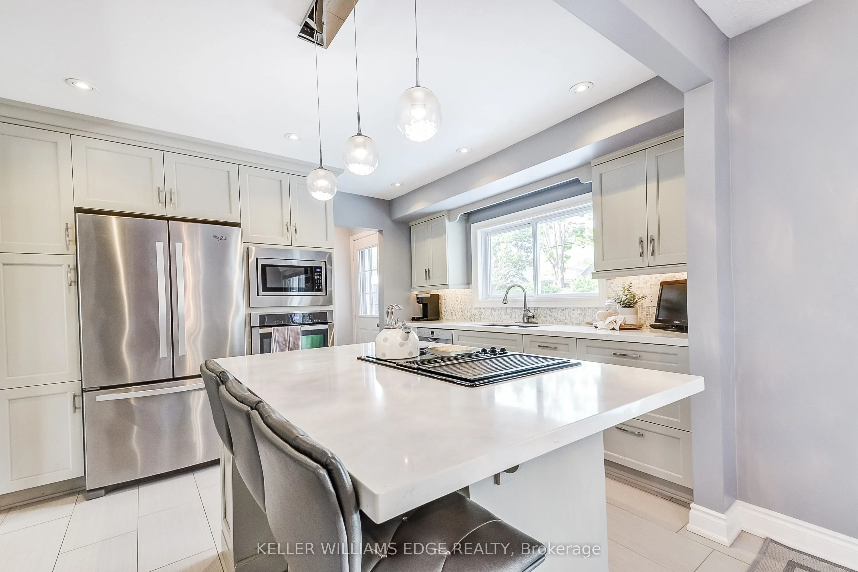 5203 Broughton Crescent