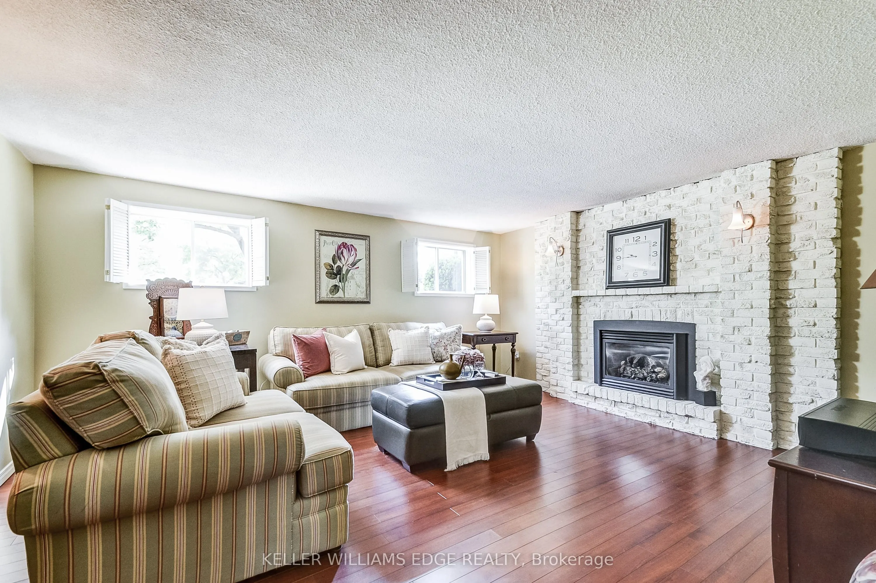 5203 Broughton Crescent
