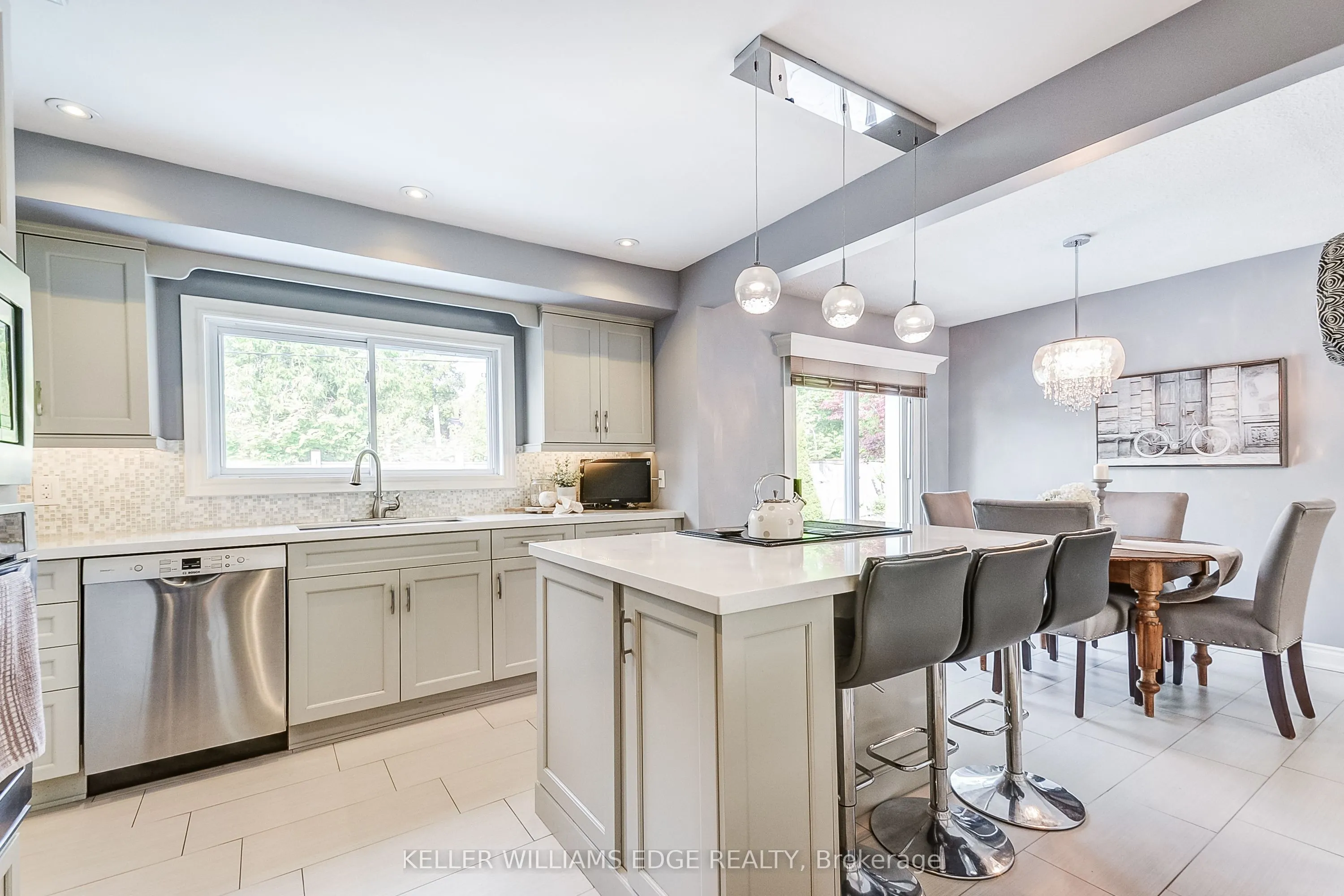 5203 Broughton Crescent
