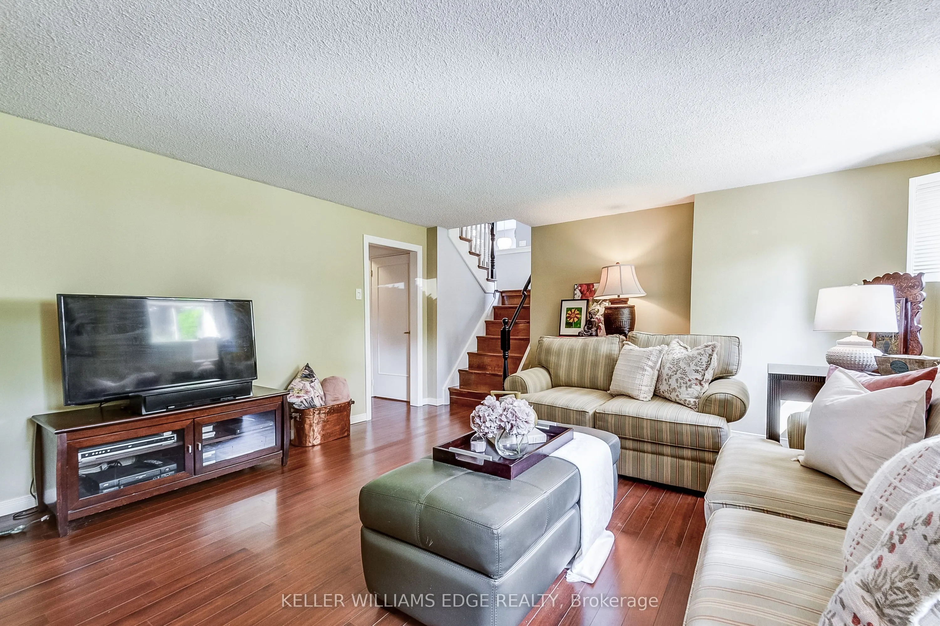 5203 Broughton Crescent