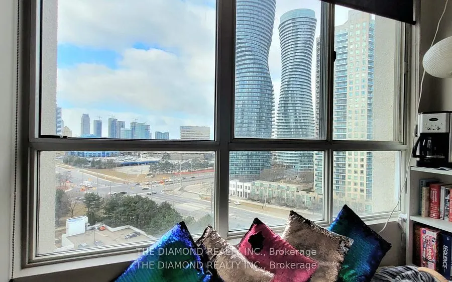3700 Kaneff Crescent, #1507