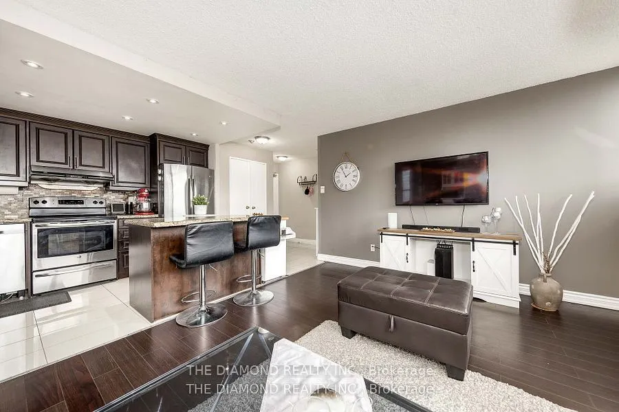 3700 Kaneff Crescent, #1507