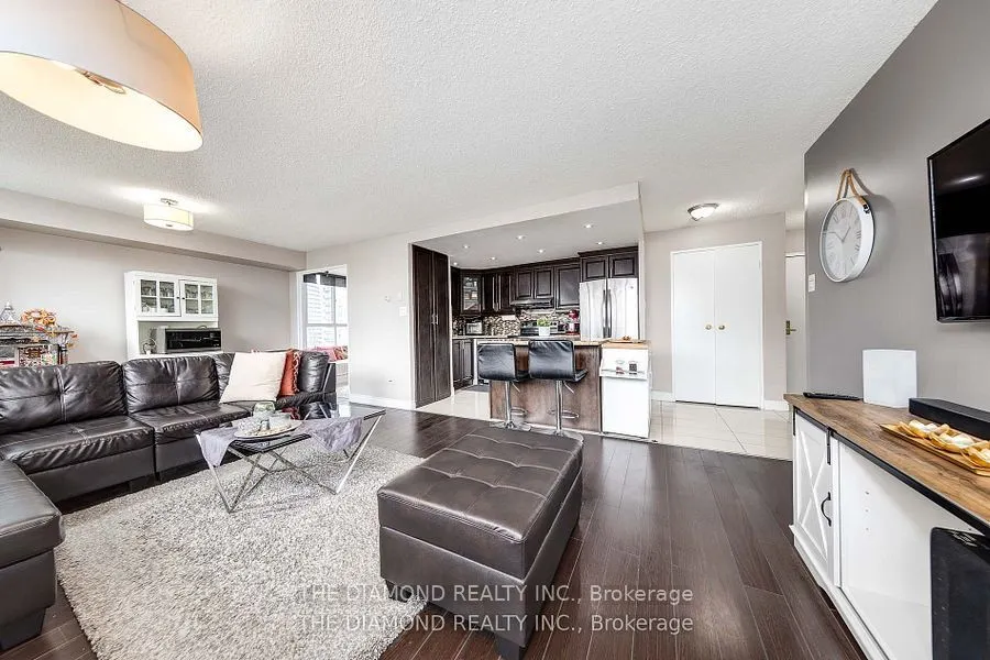 3700 Kaneff Crescent, #1507