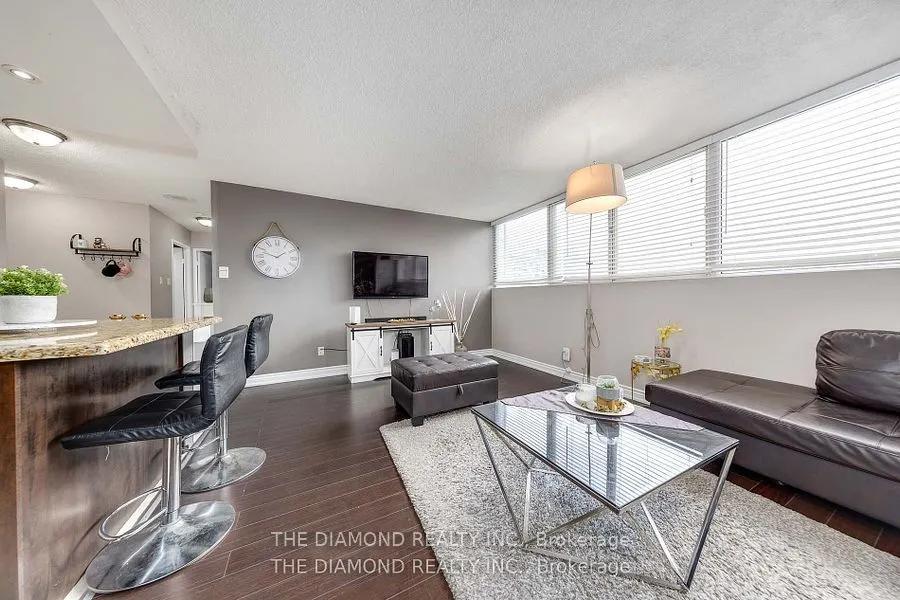 3700 Kaneff Crescent, #1507