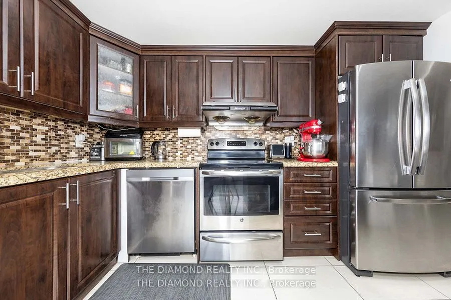 3700 Kaneff Crescent, #1507