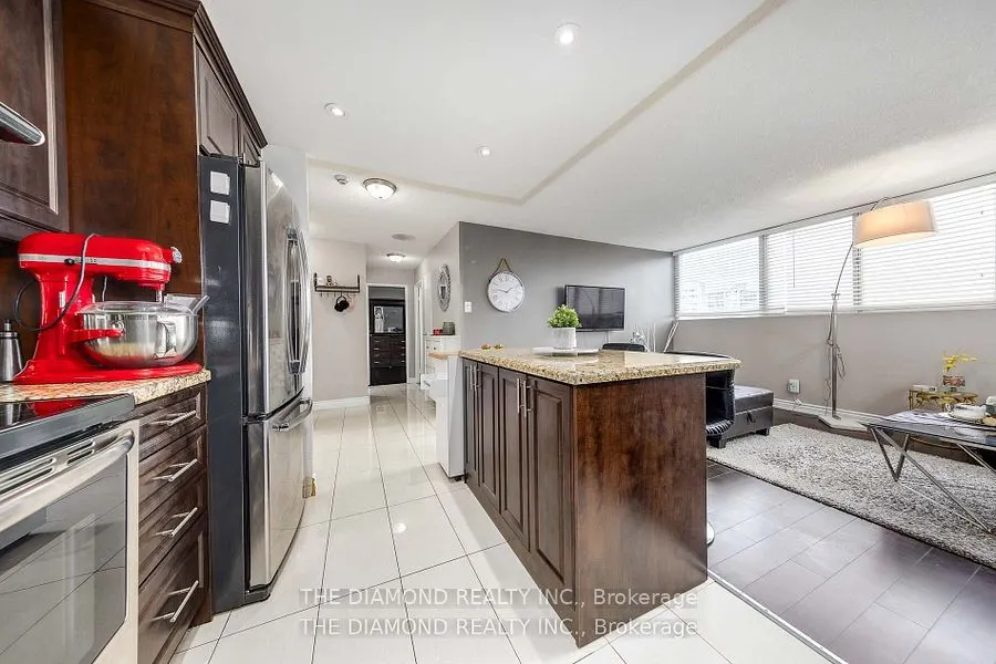 3700 Kaneff Crescent, #1507