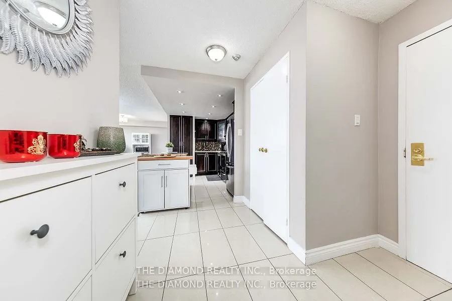 3700 Kaneff Crescent, #1507